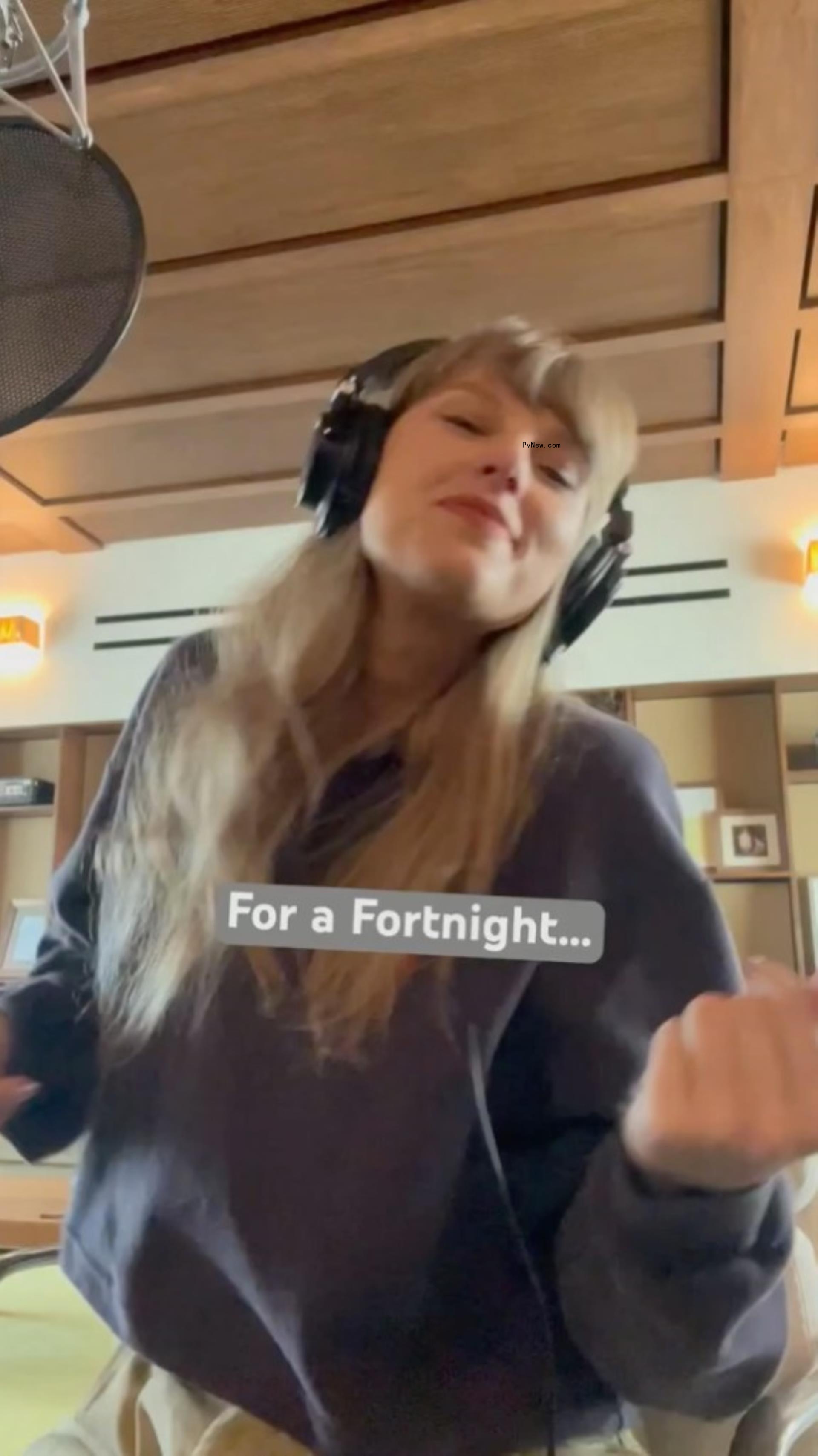 Taylor Swift dancing.