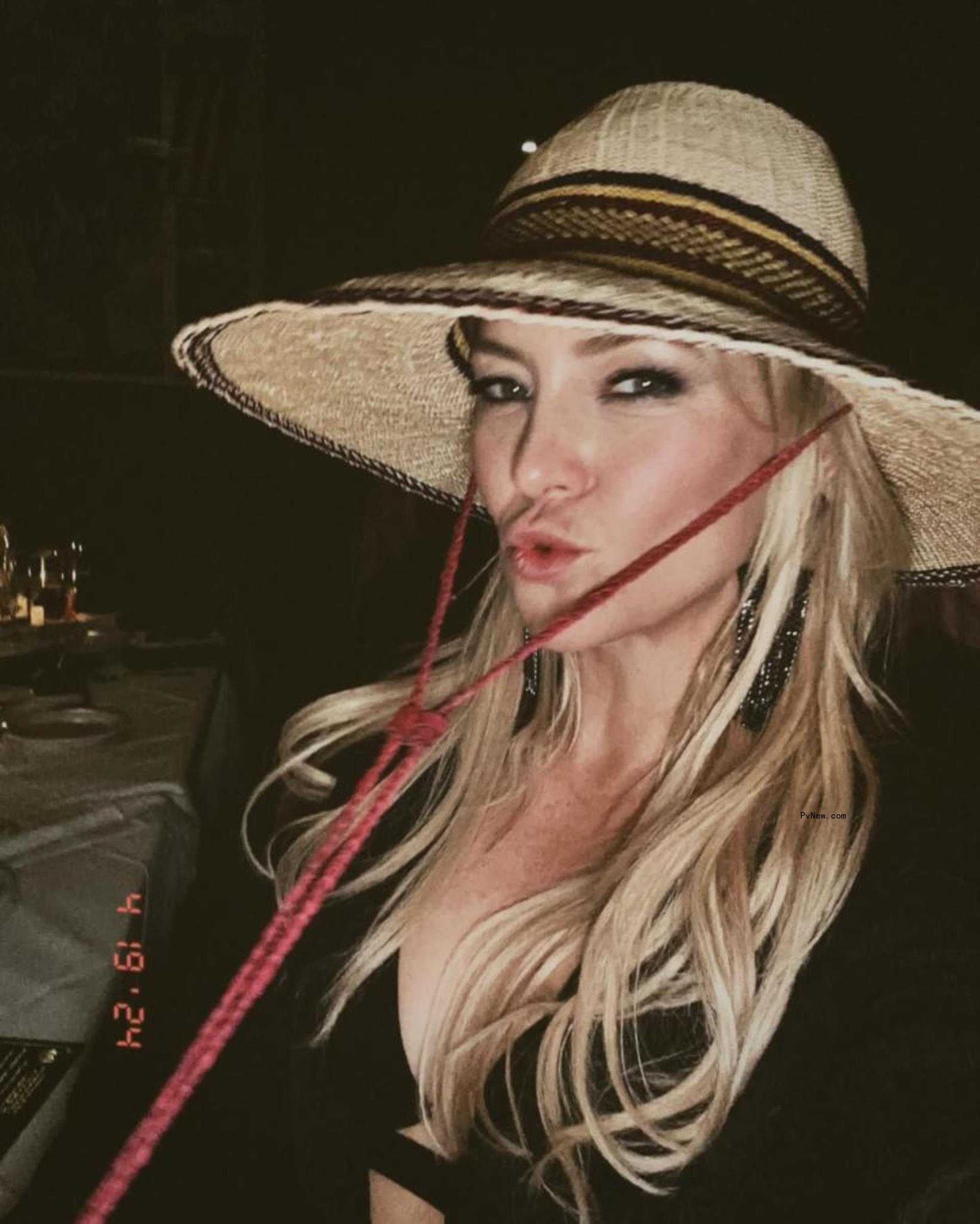 Kate Hudson wearing a blazer.