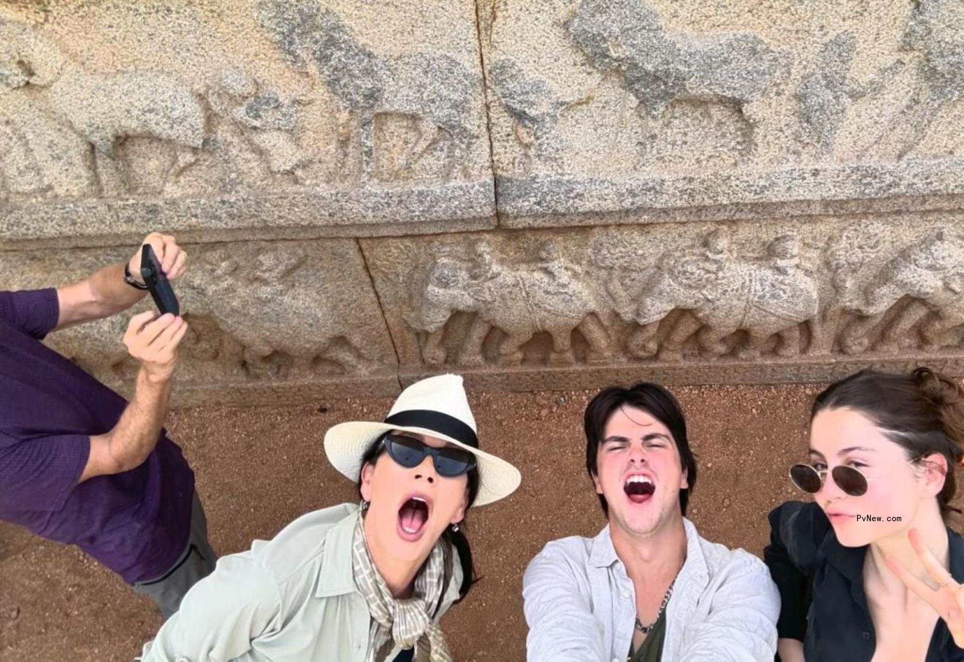 A selfie of Michael Douglas, his youngest son, Dylan, and his daughter, Carys.