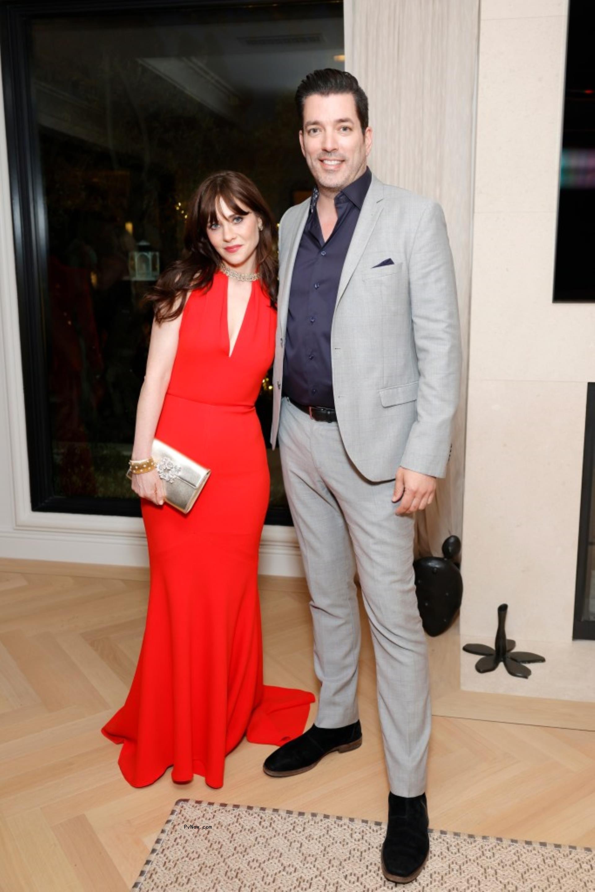 Jo<i></i>nathan Scott and Zooey Deschanel