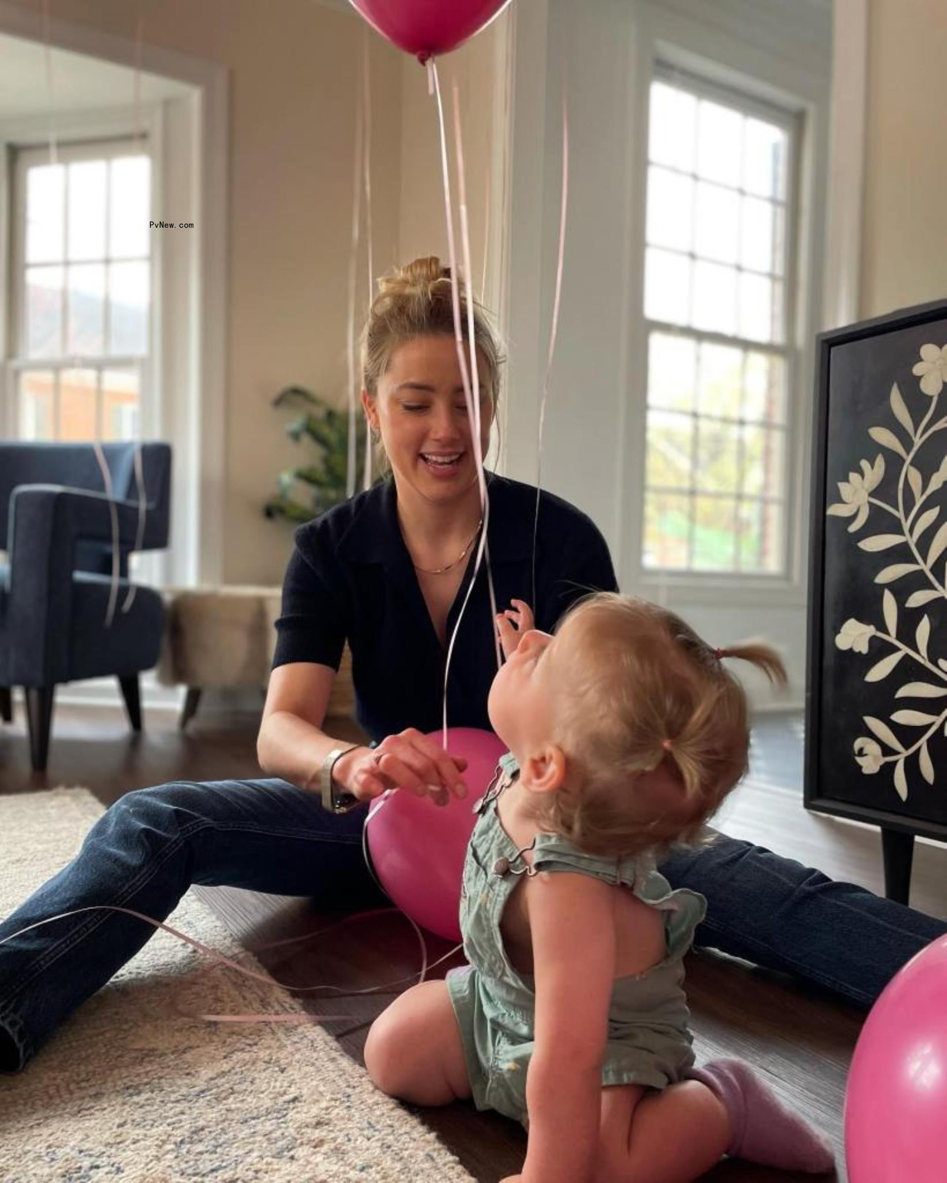Amber Heard and her daughter Oonagh.