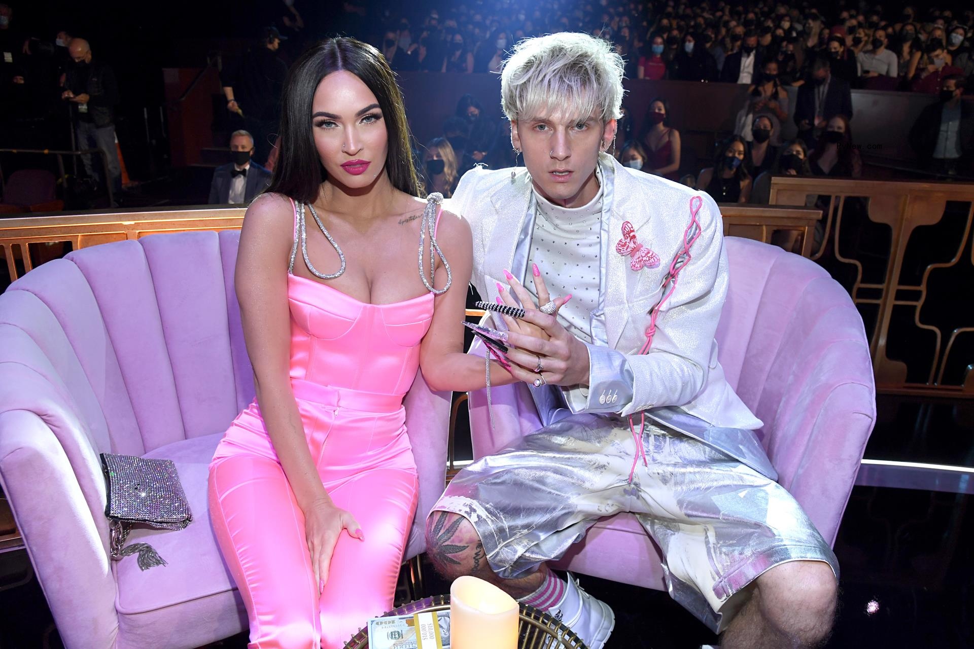 Machine Gun Kelly refuses to say anything bad a<i></i>bout ‘saint’ Taylor Swift over fear of her fans