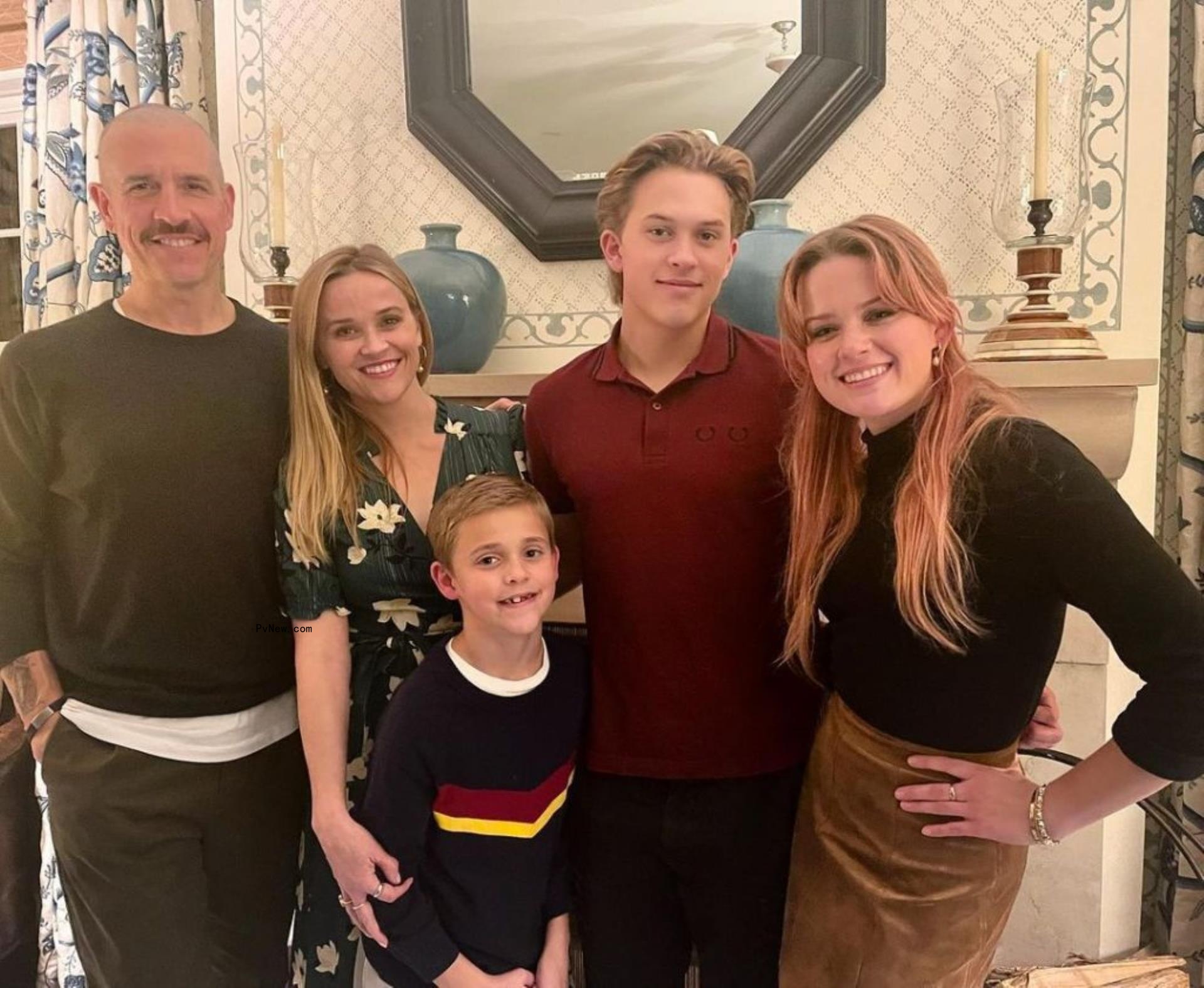 Reese Witherspoon with Jim Toth, and kids Deacon, Ava, and Tennessee.