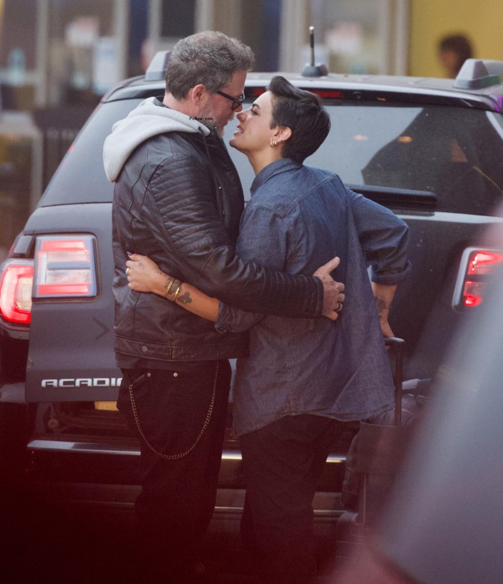 Dean McDermott and Lily Calo PDA