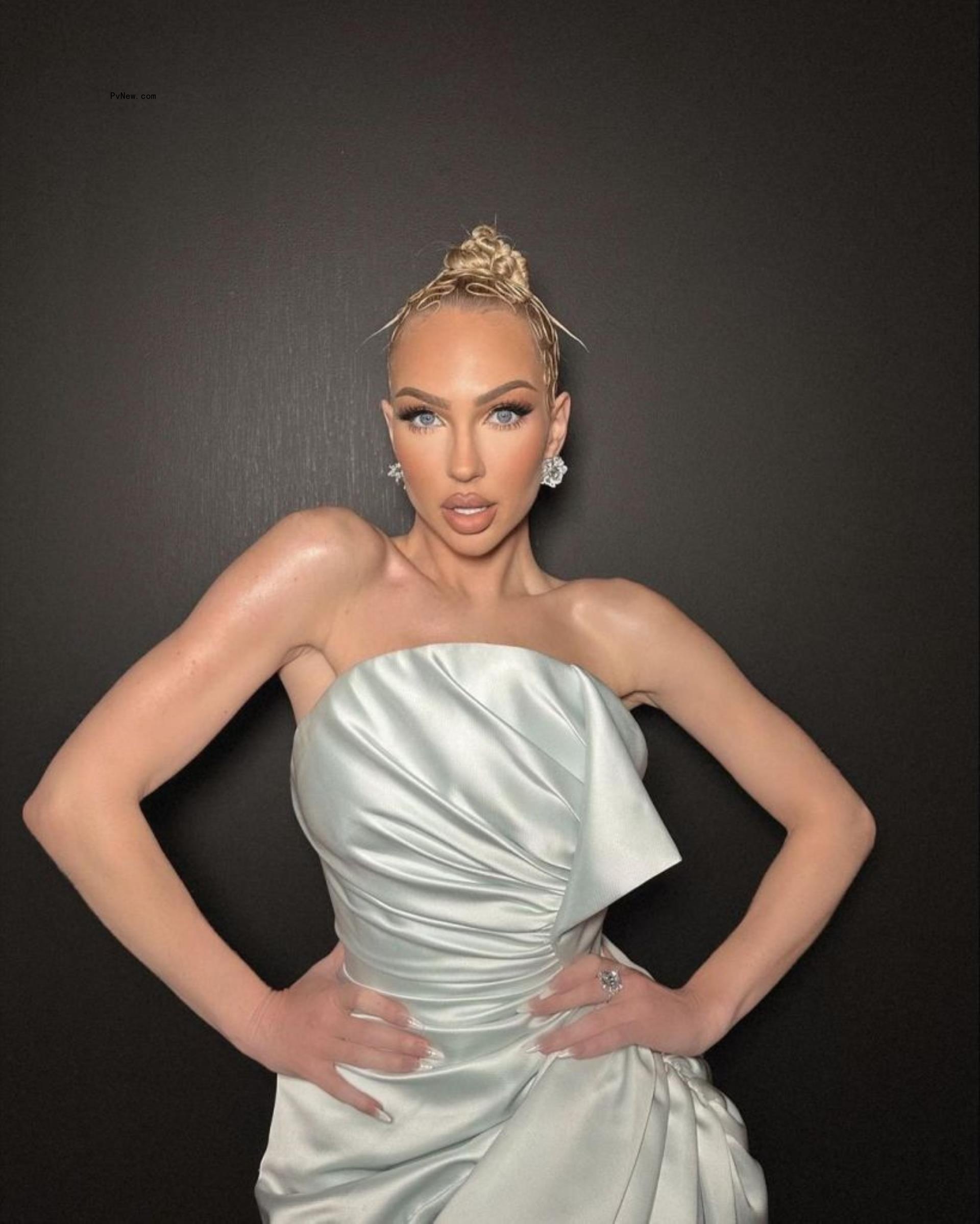 Christine Quinn posing