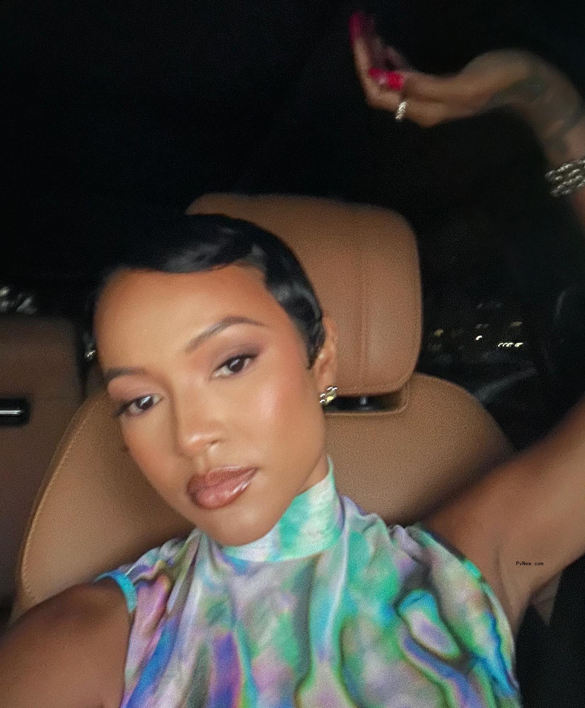 A car selfie of Karrueche Tran.