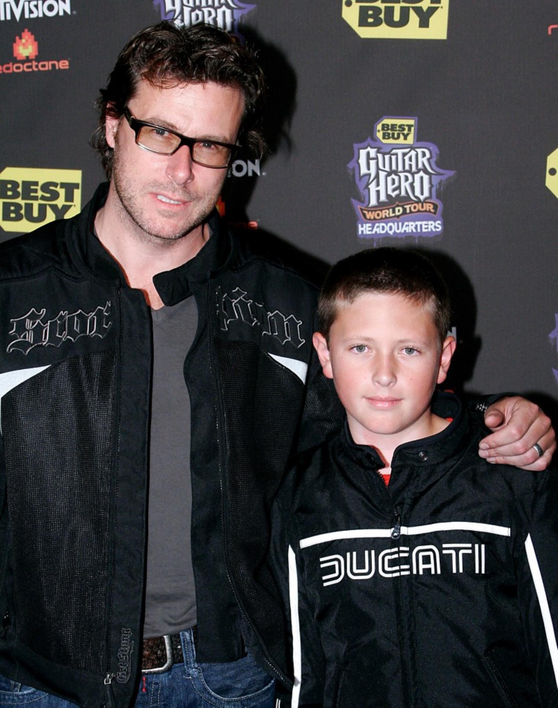Dean McDermott and son Jack McDermott in 2008