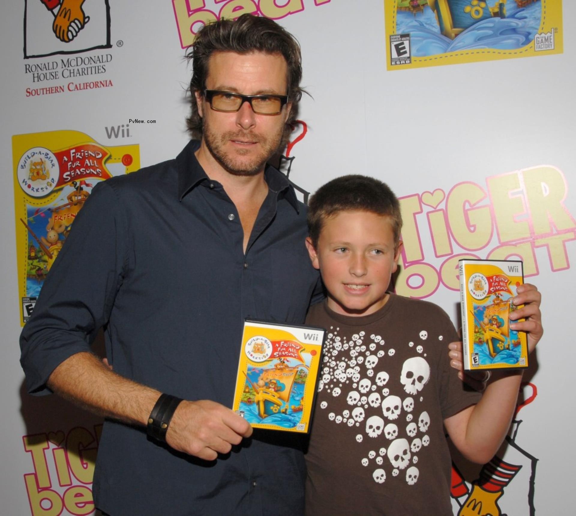 Dean McDermott and son Jack McDermott in 2008