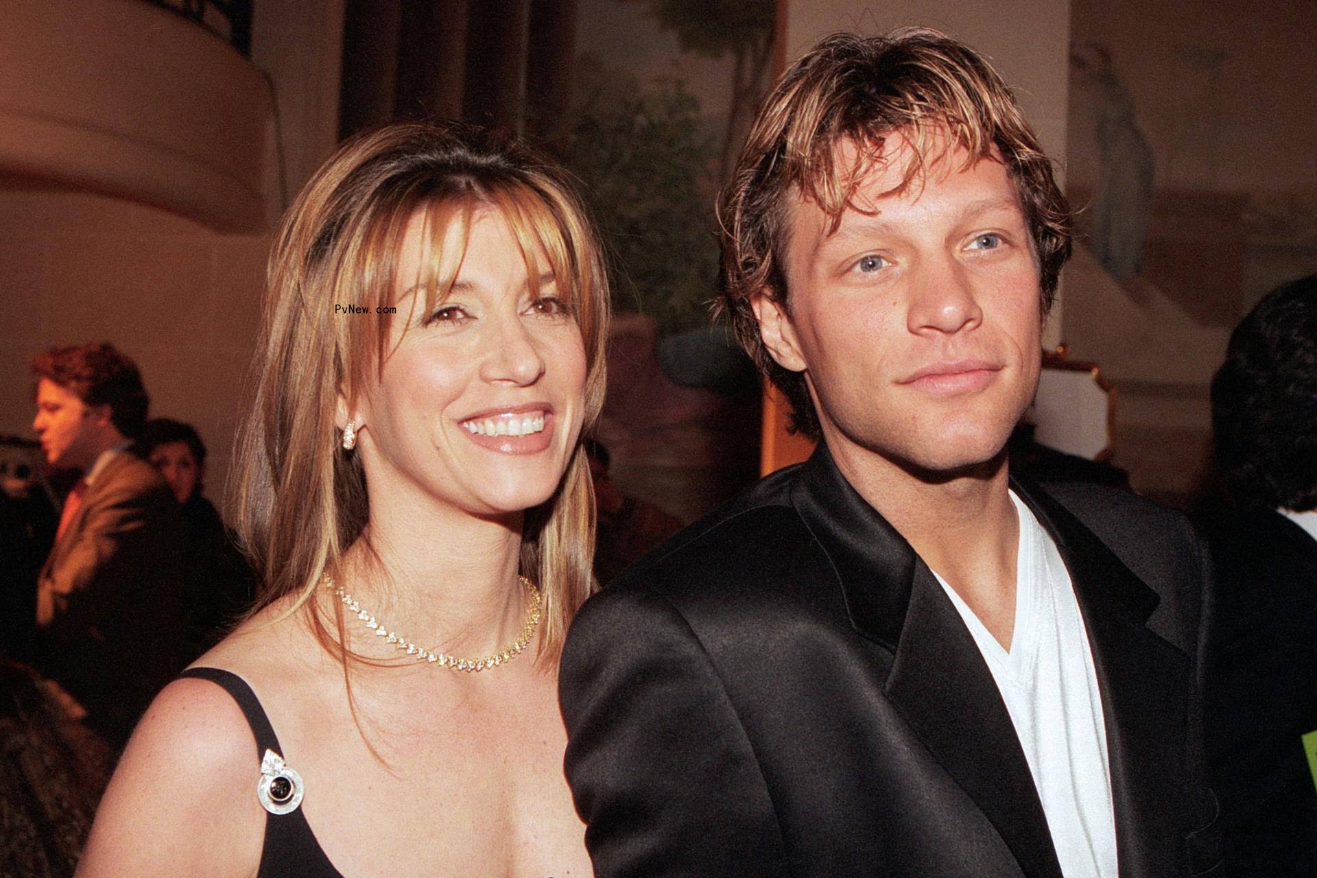 Jon Bon Jovi and wife Dorothea Hurley’s relatio<i></i>nship timeline