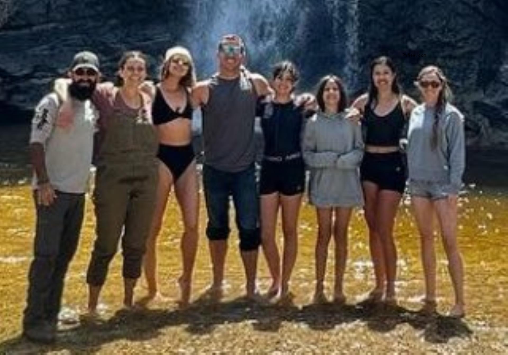 Raquel Leviss and Matthew Dunn posing with friends.