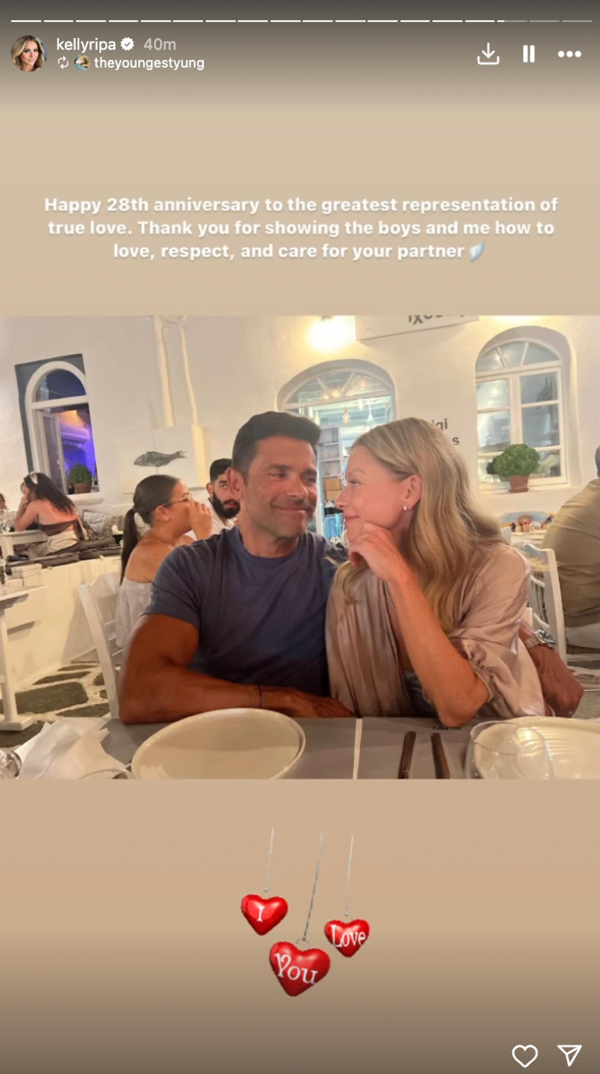 Lola Consuelos' Instagram Story of Mark Co<i></i>nsuelos and Kelly Ripa looking at each other
