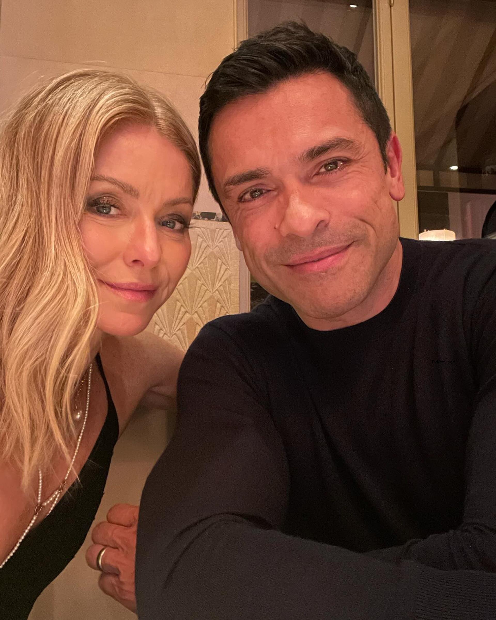 A selfie of Kelly Ripa and Mark Co<i></i>nsuelos 
