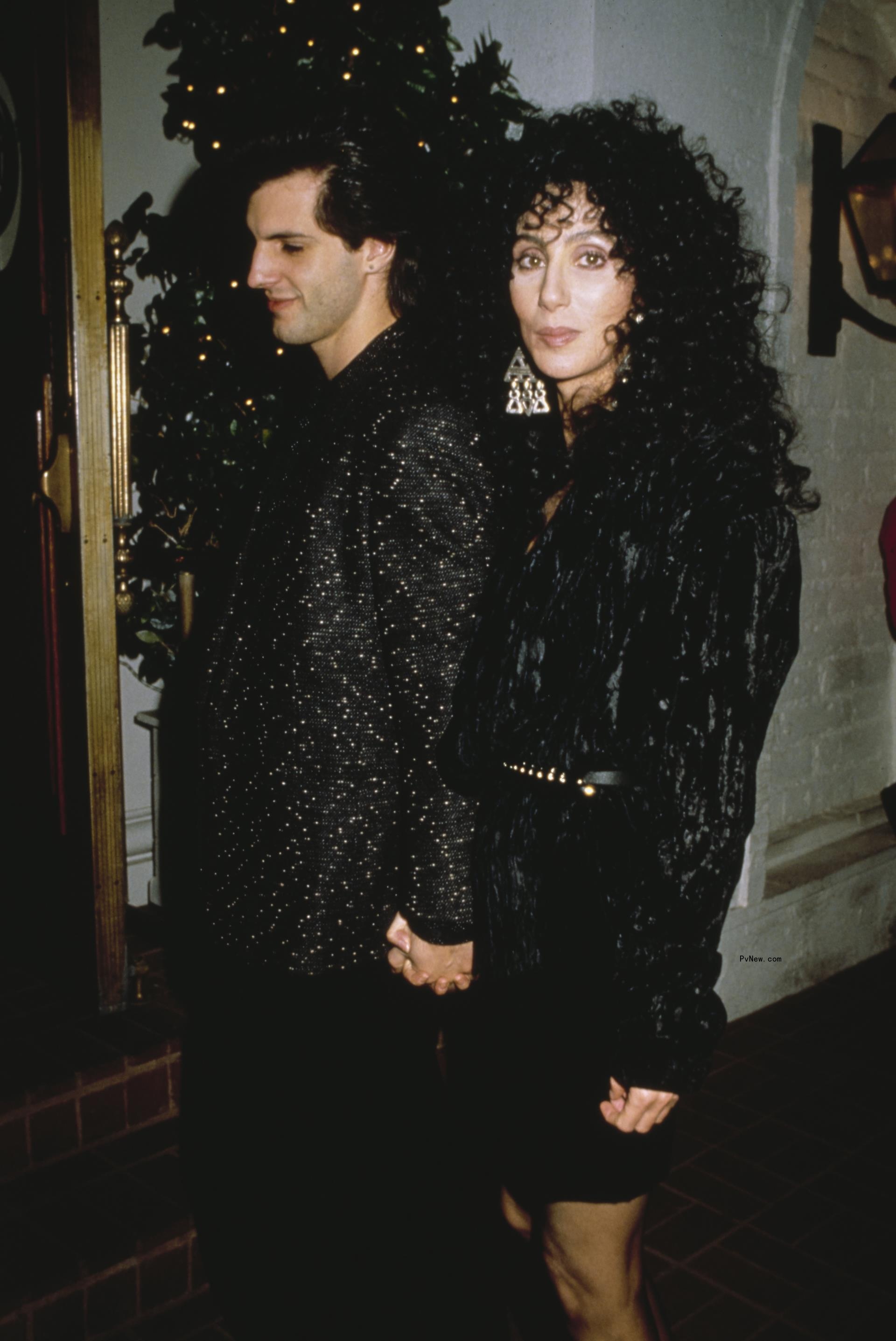 Cher and So<i></i>nny Bono.