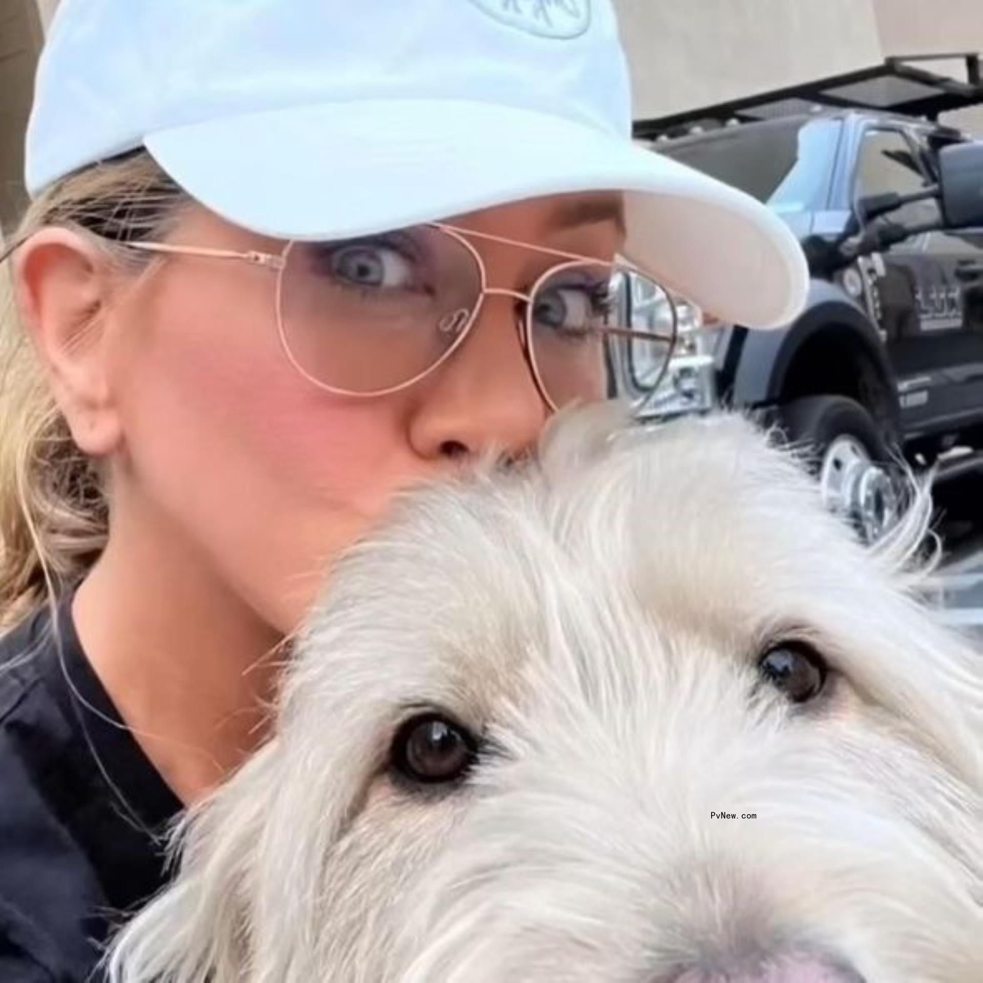 Jennifer Aniston with her dog.
