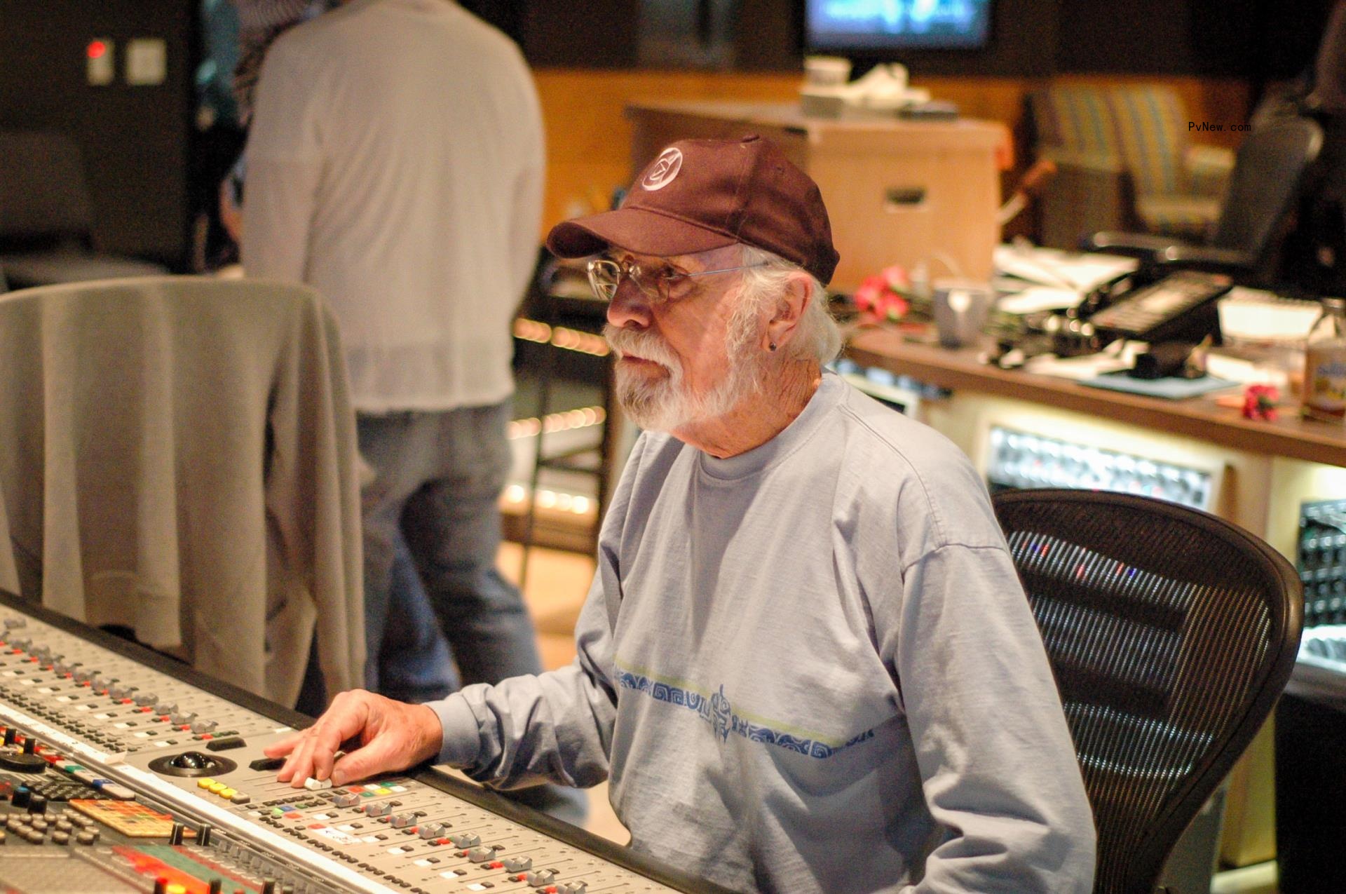 Dan Wallin, Oscar-Nominated and Emmy-Winning Music Mixer, Dies at 97