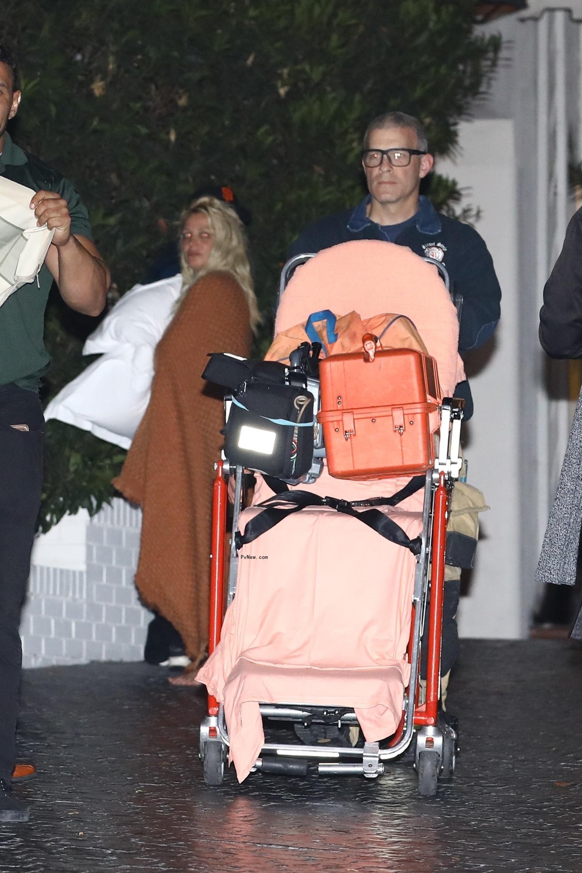 Britney Spears and a first responder.