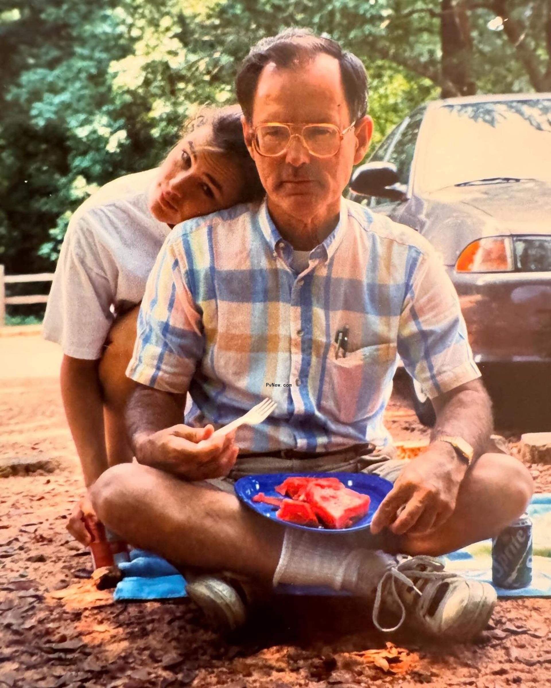 A throwback photo of Jennifer Garner with her dad