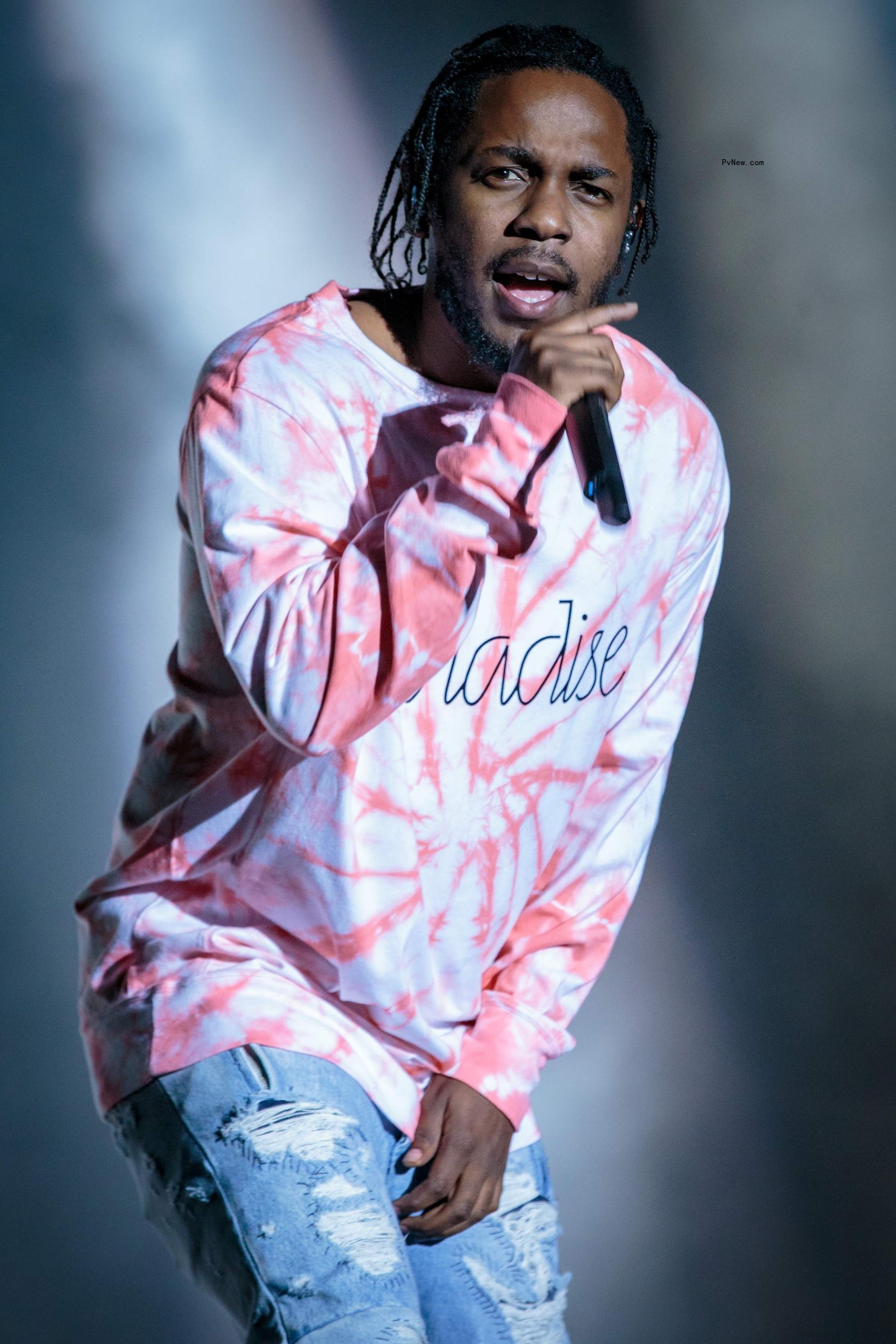 Kendrick Lamar performing.