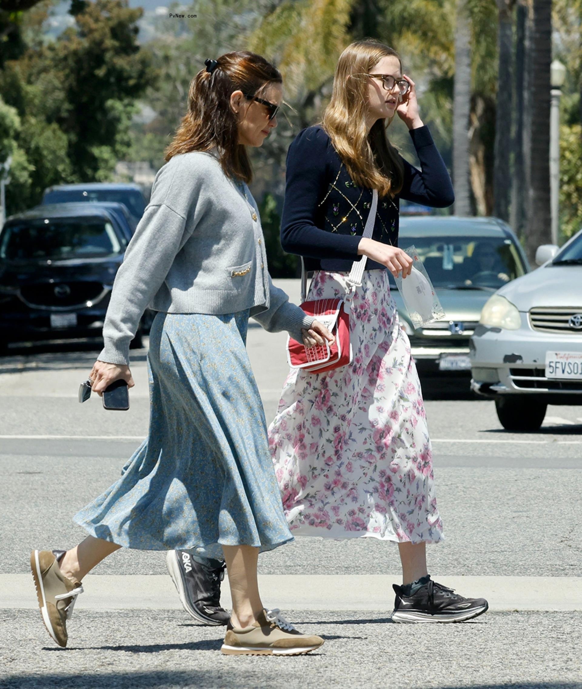 Jennifer Garner and daughter, Violet.