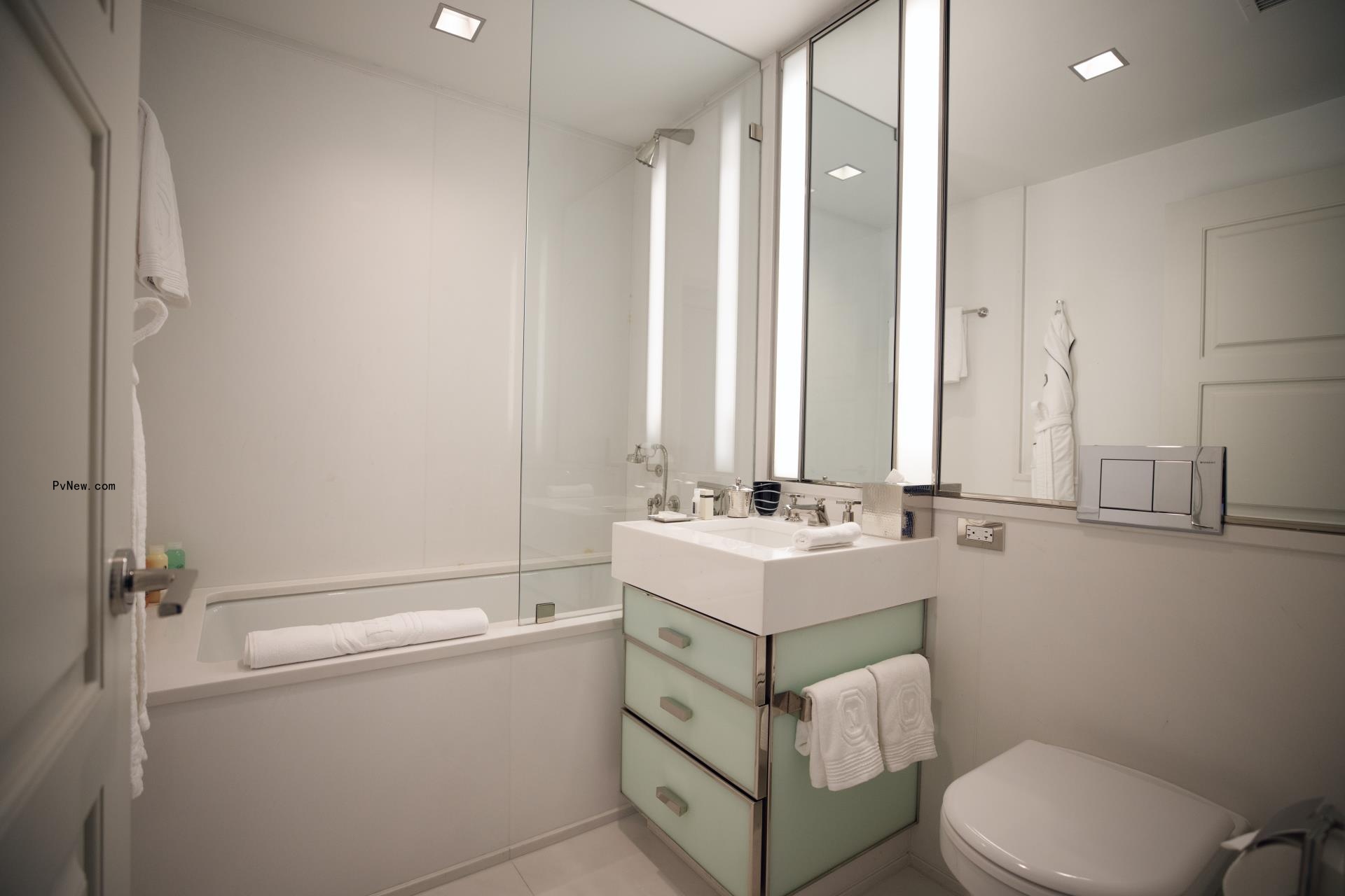 The Mark Hotel guest bathroom.