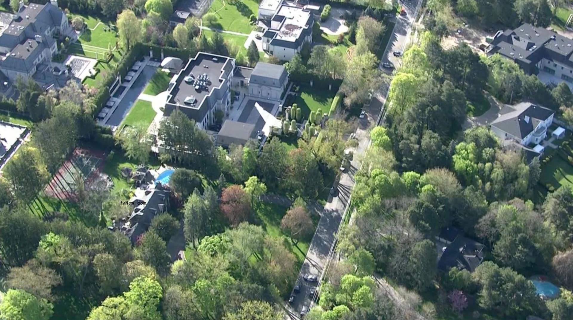 Drake's Toro<i></i>nto home. 
