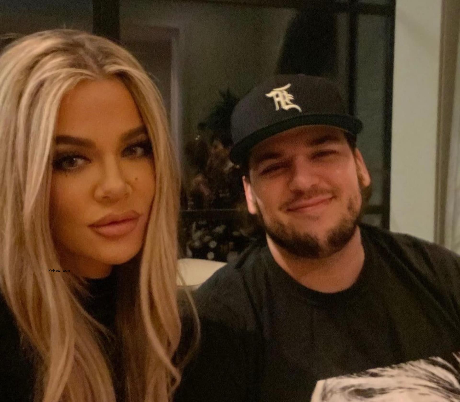 A selfie of Khloe Kardashian and Rob Kardashian