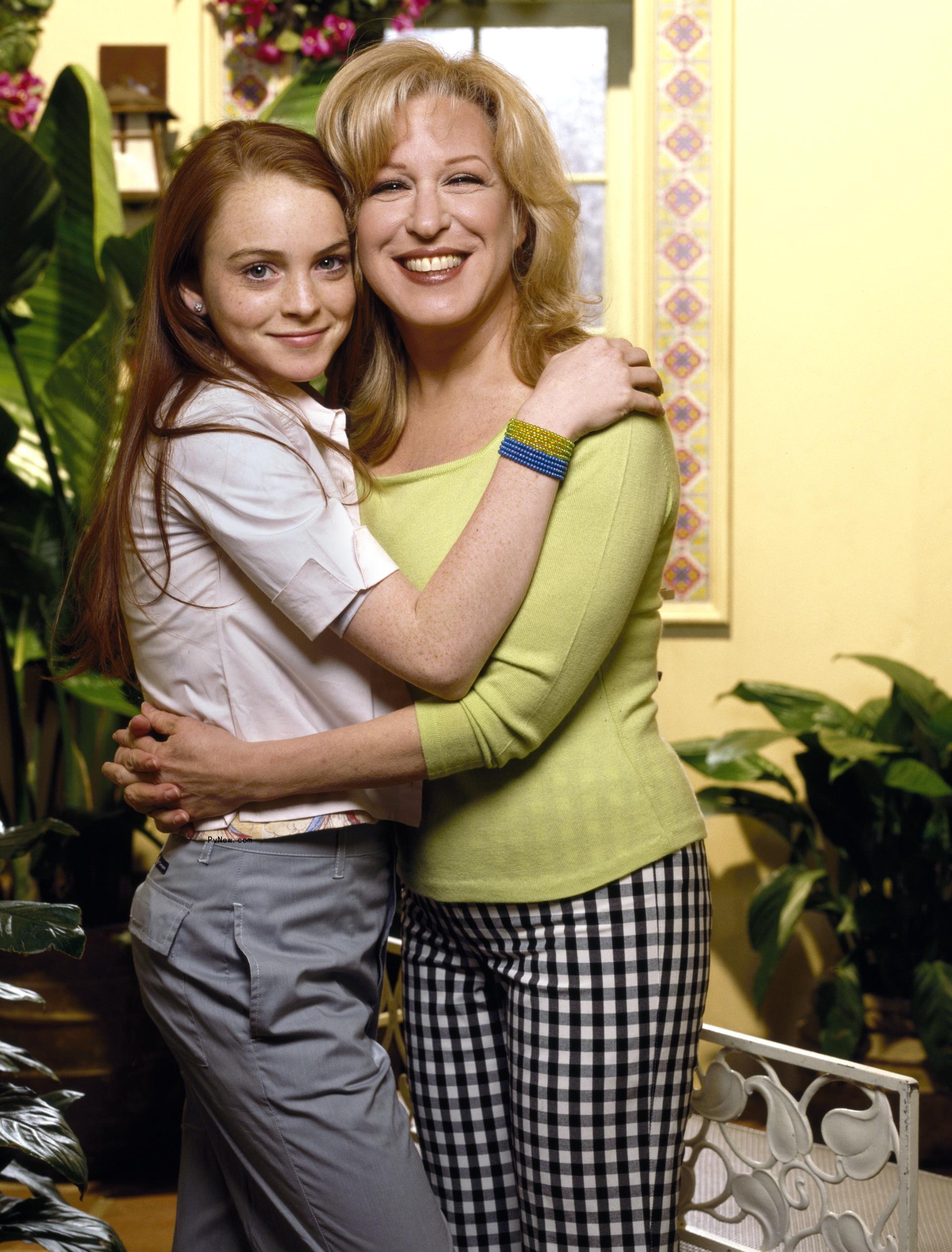 Bette Midler and Lindsay Lohan