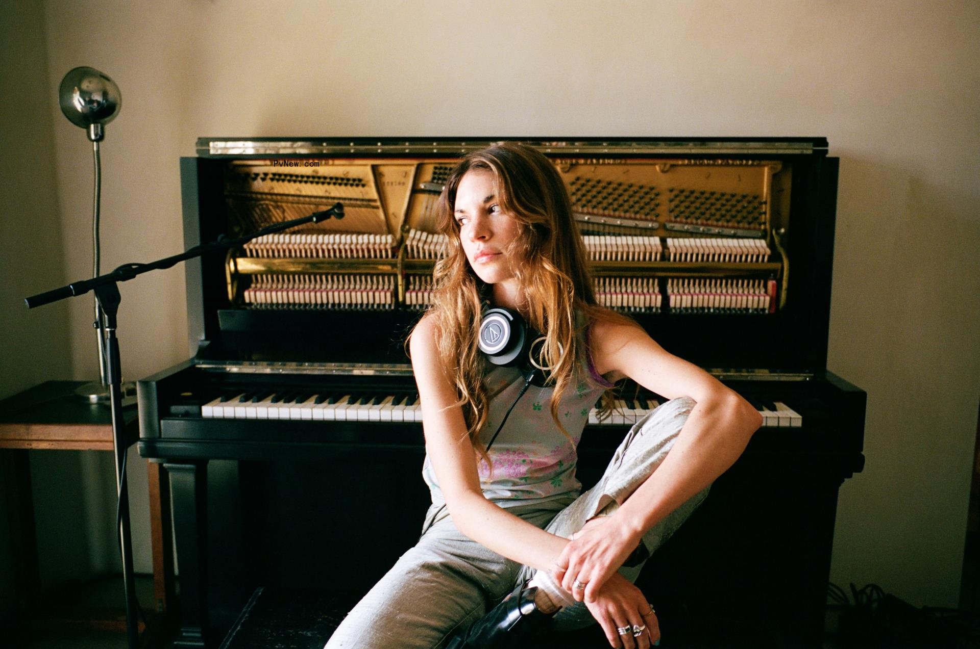 How Amy Allen Dro<i></i>pped Out of Nursing School, Moved to L.A. and Quickly Became the Hit So<i></i>ngwriter Behind ‘Espresso,’ ‘Greedy,’ ‘Without Me’ and More