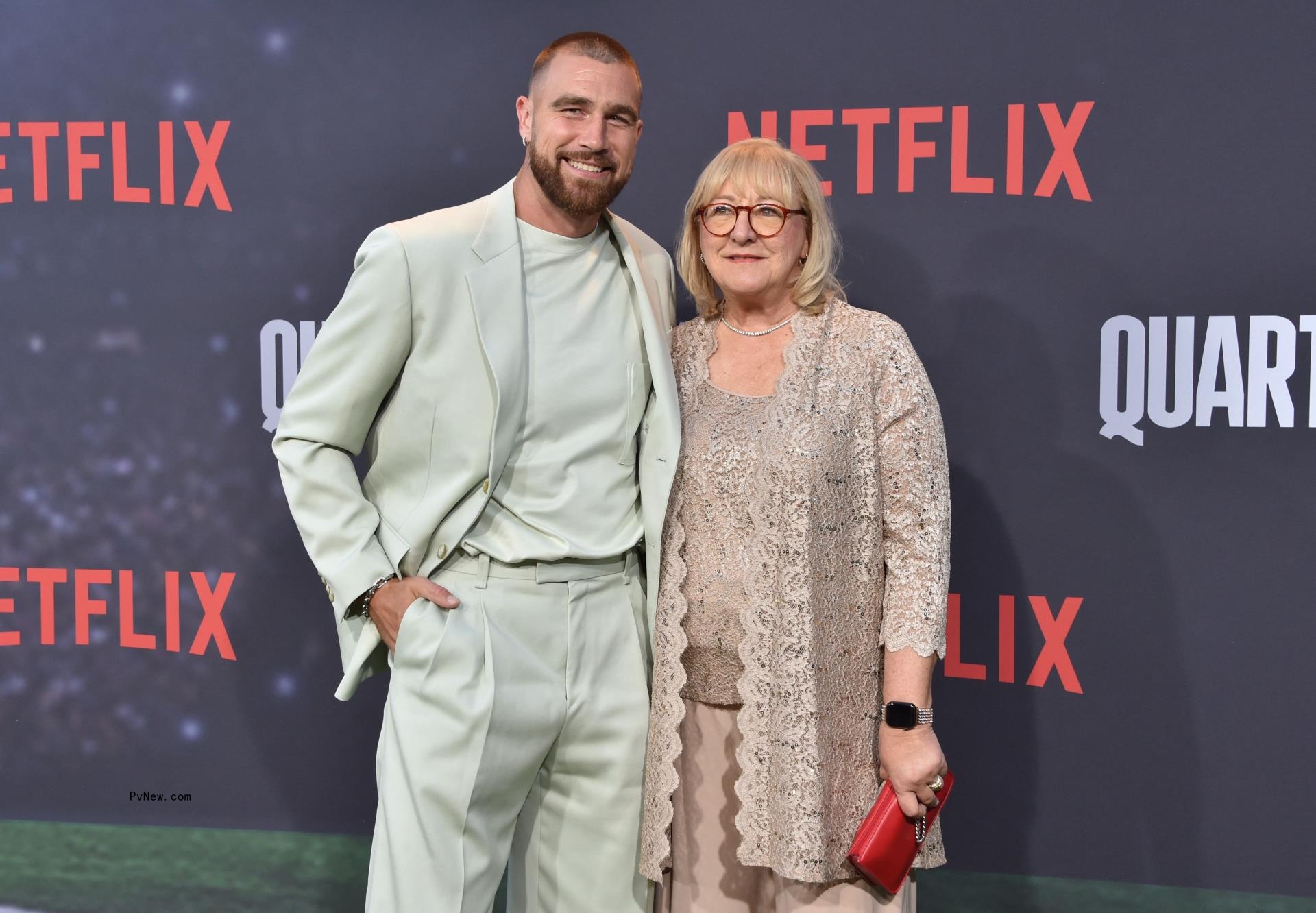 Do<i></i>nna and Travis Kelce