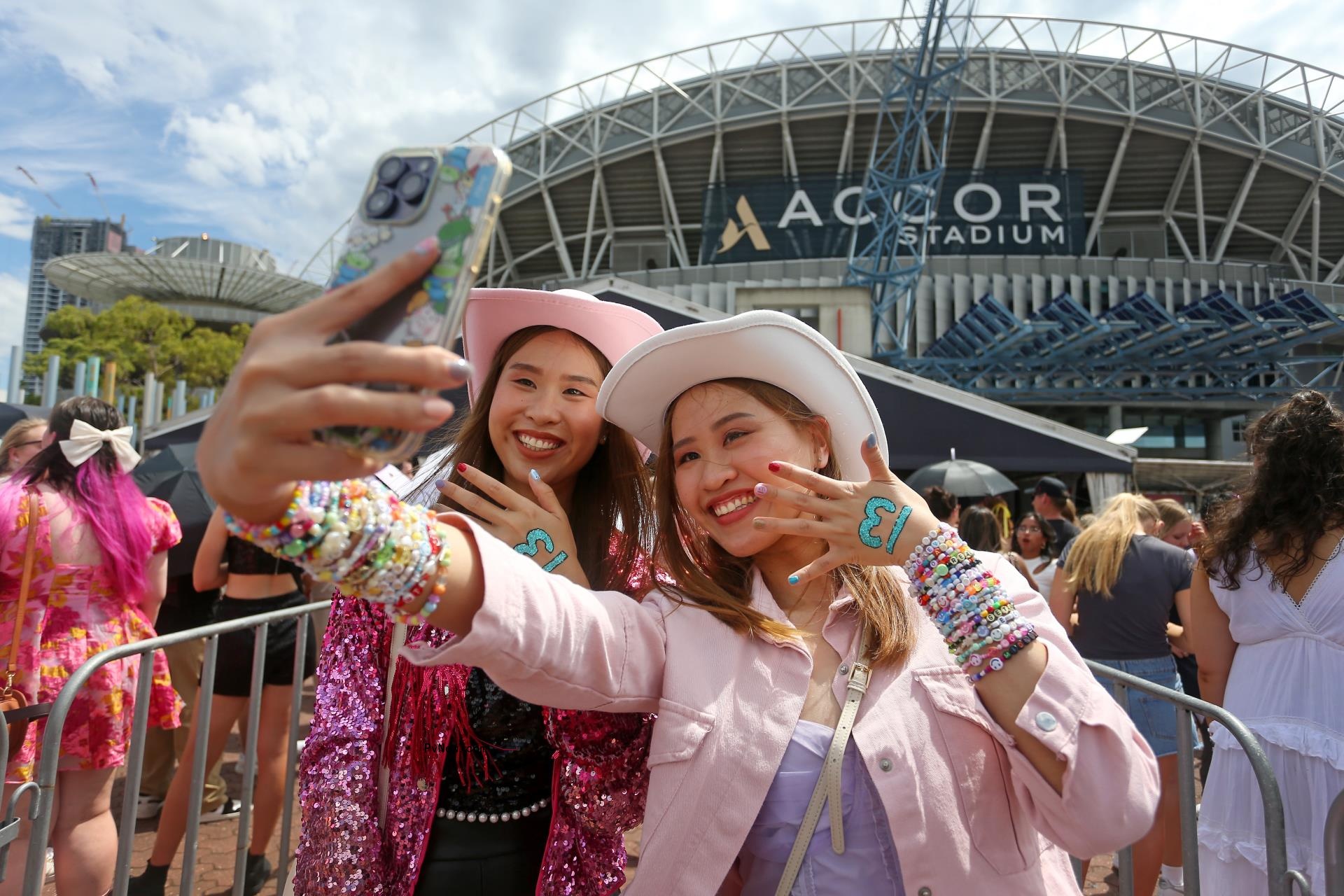 Taylor Swift fans