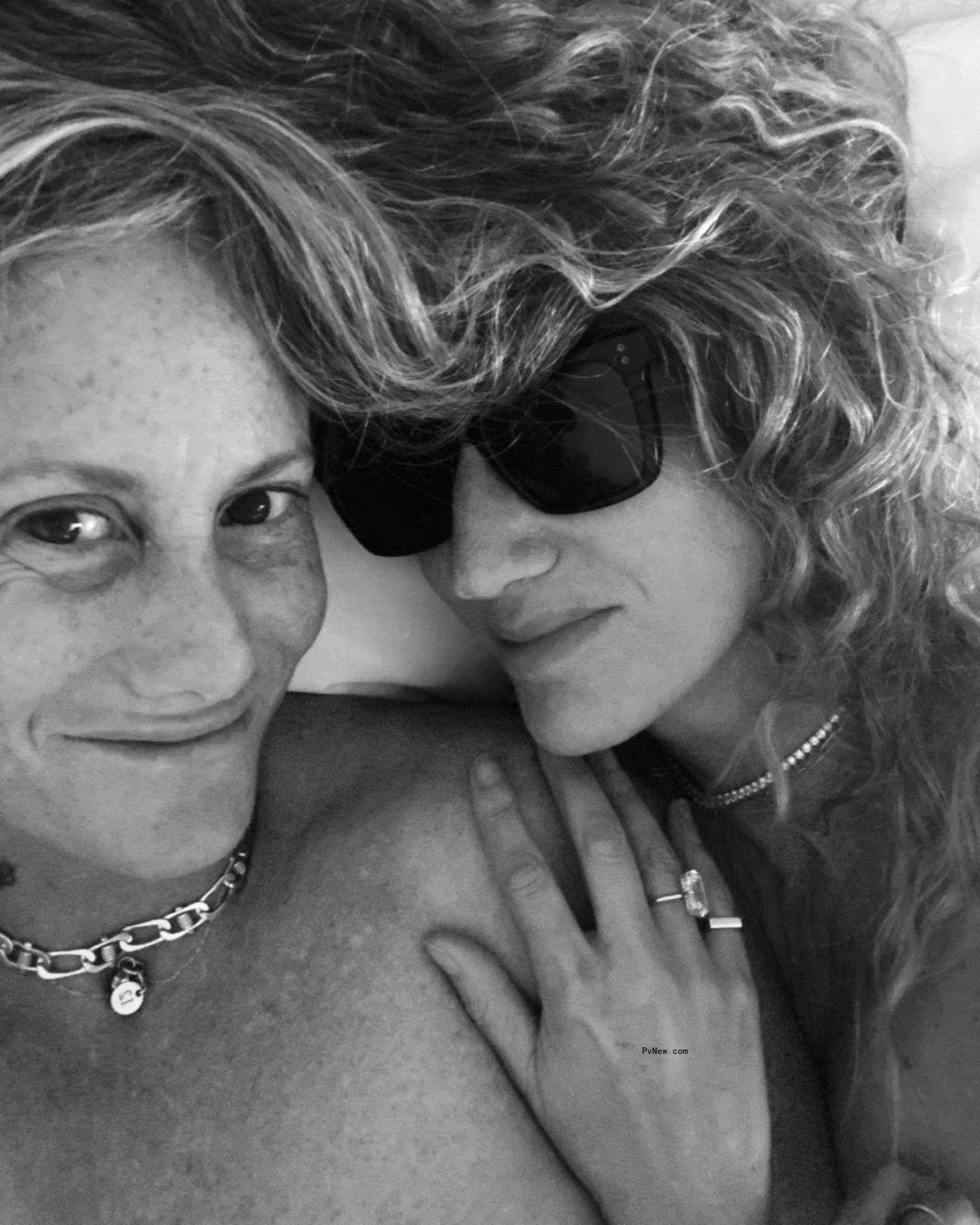 selfie of cass bird and jenna lyons