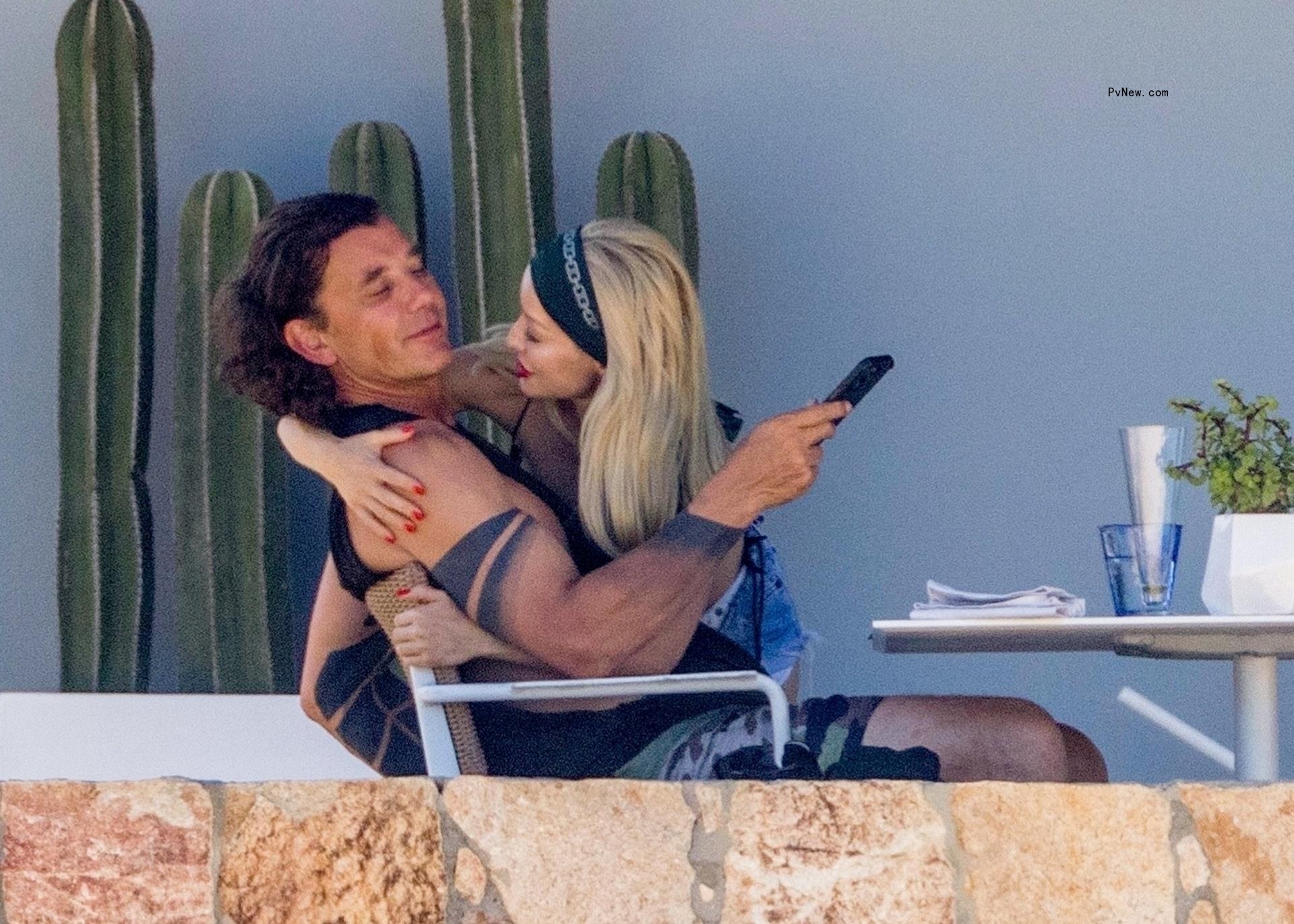 Xhoana X and Gavin Rossdale in Mexico.