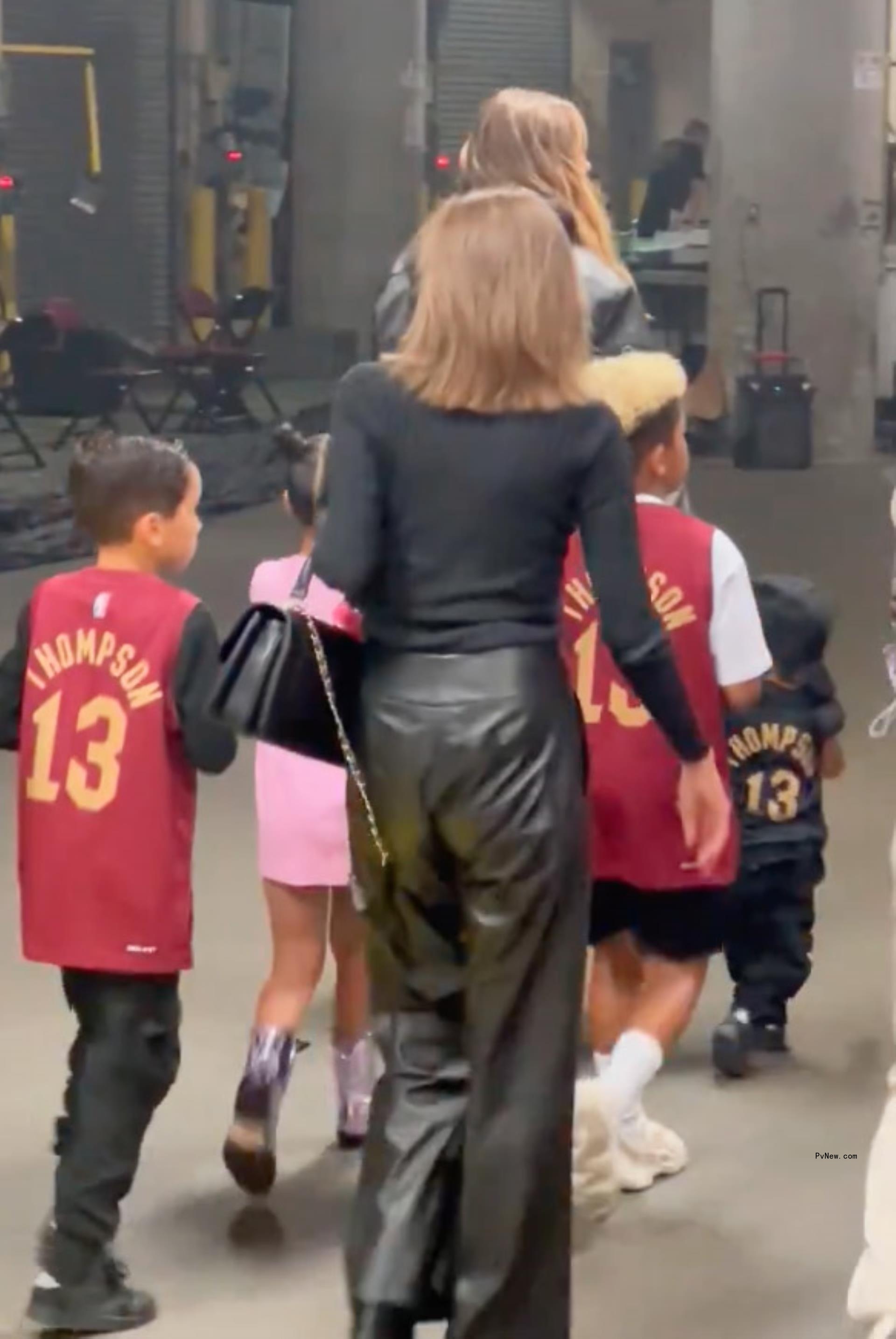 Khloé Kardashian brings kids to watch dad Tristan 
