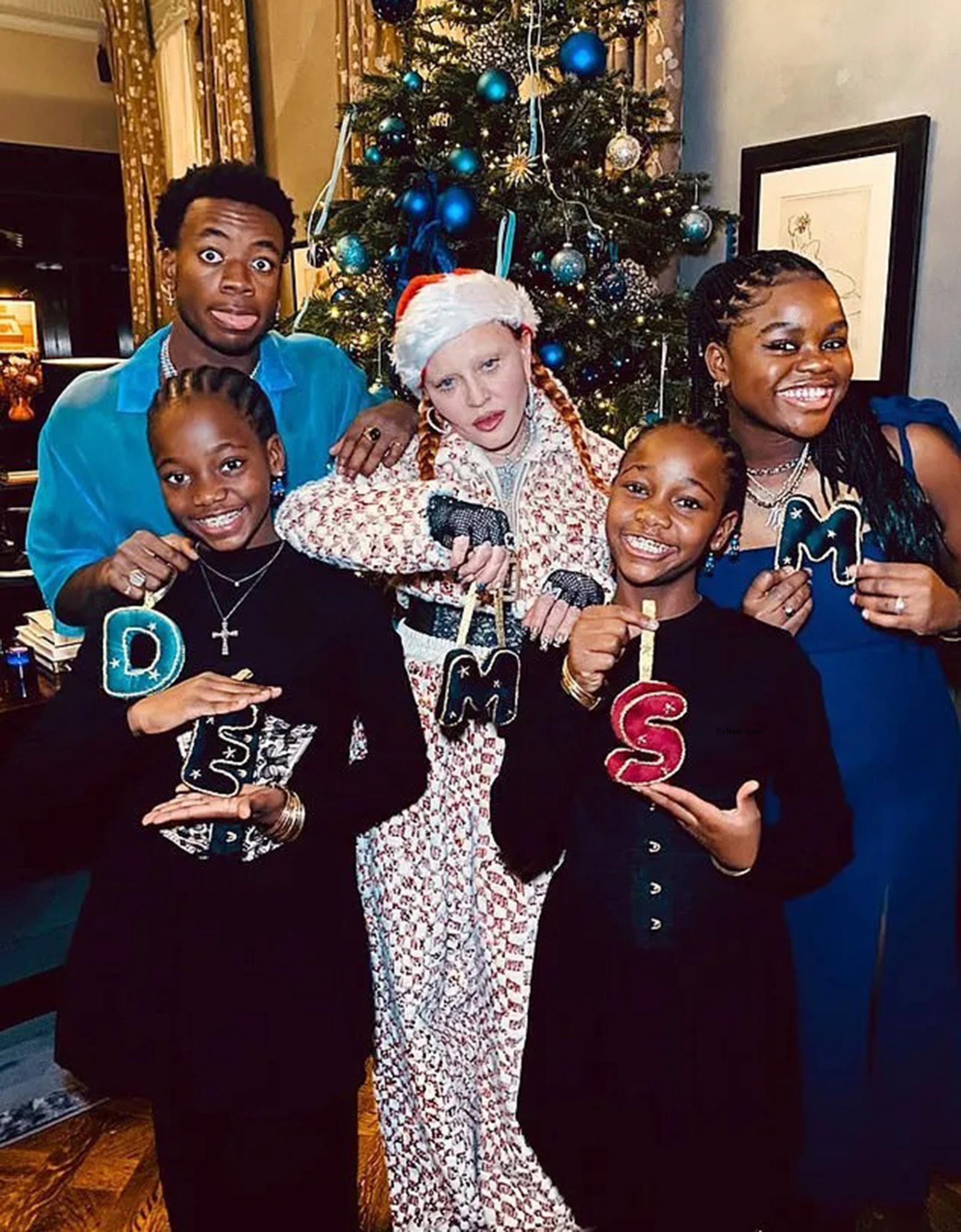 Mado<i></i>nna and her kids