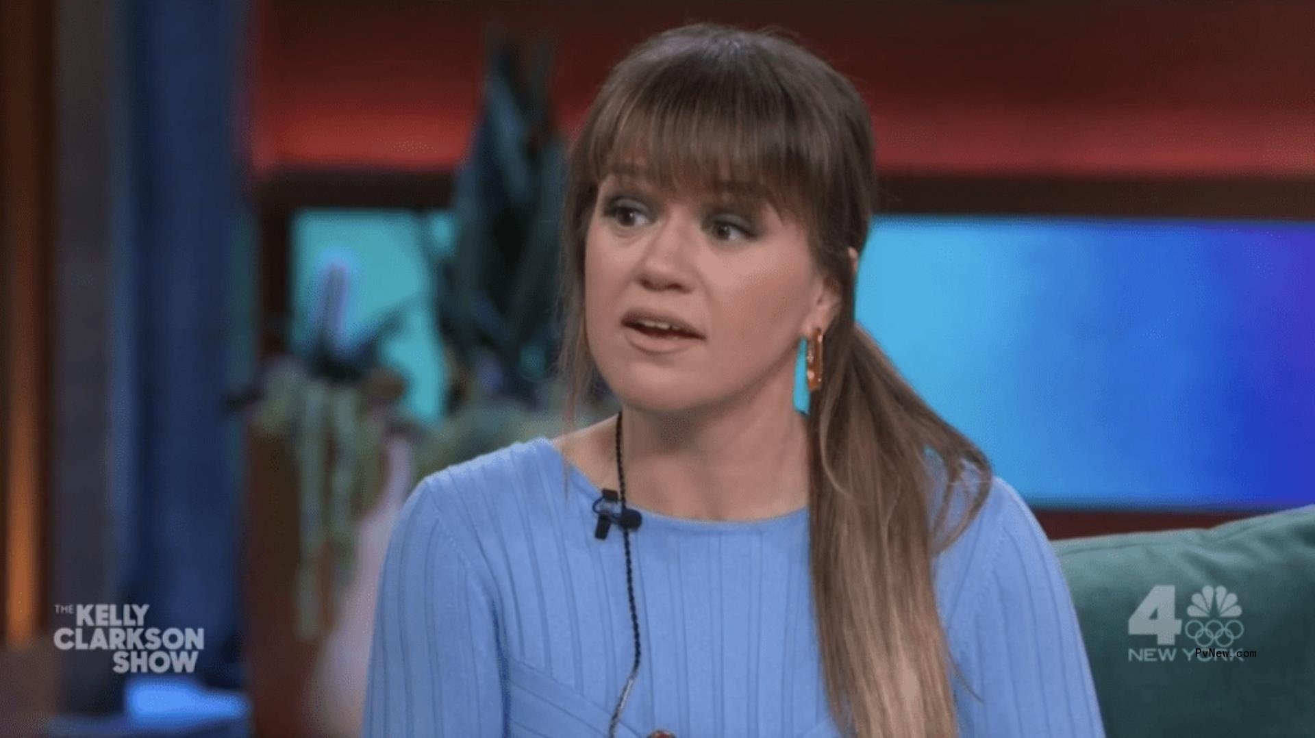 Kelly Clarkson on 