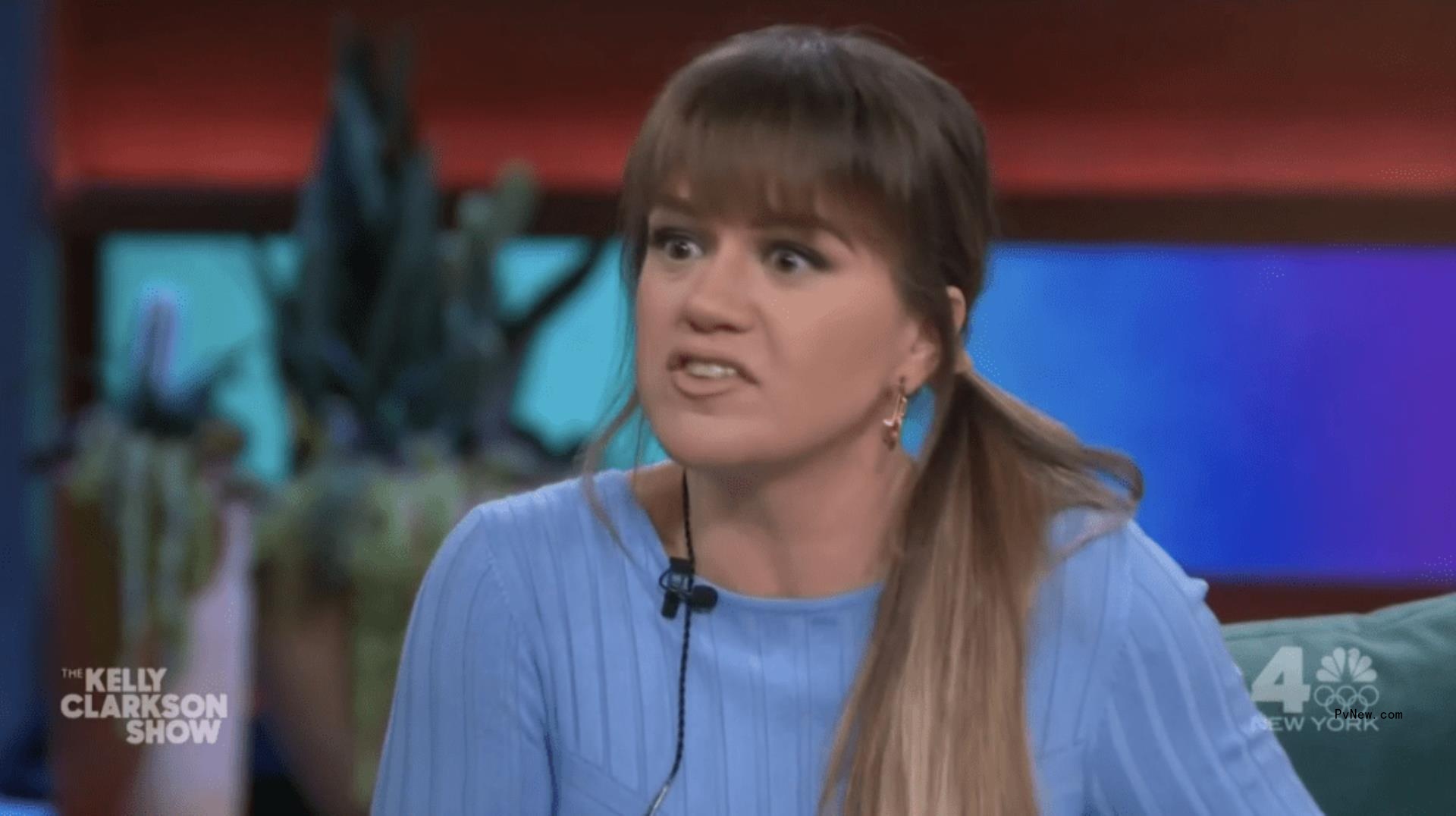 Kelly Clarkson on 
