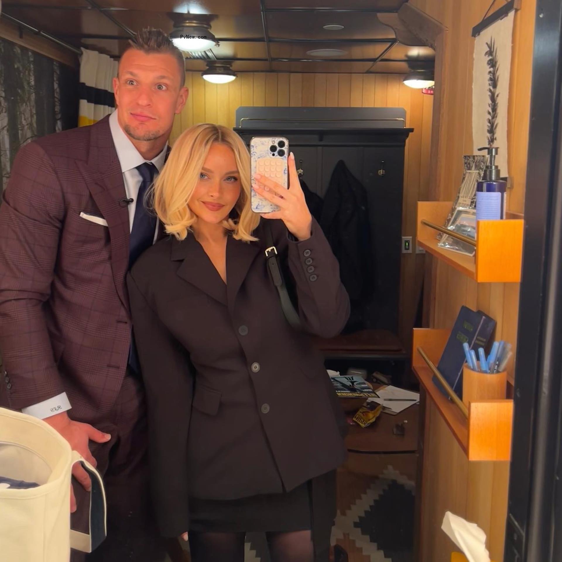 Camille Kostek Rob Gro<i></i>nkowski selfie