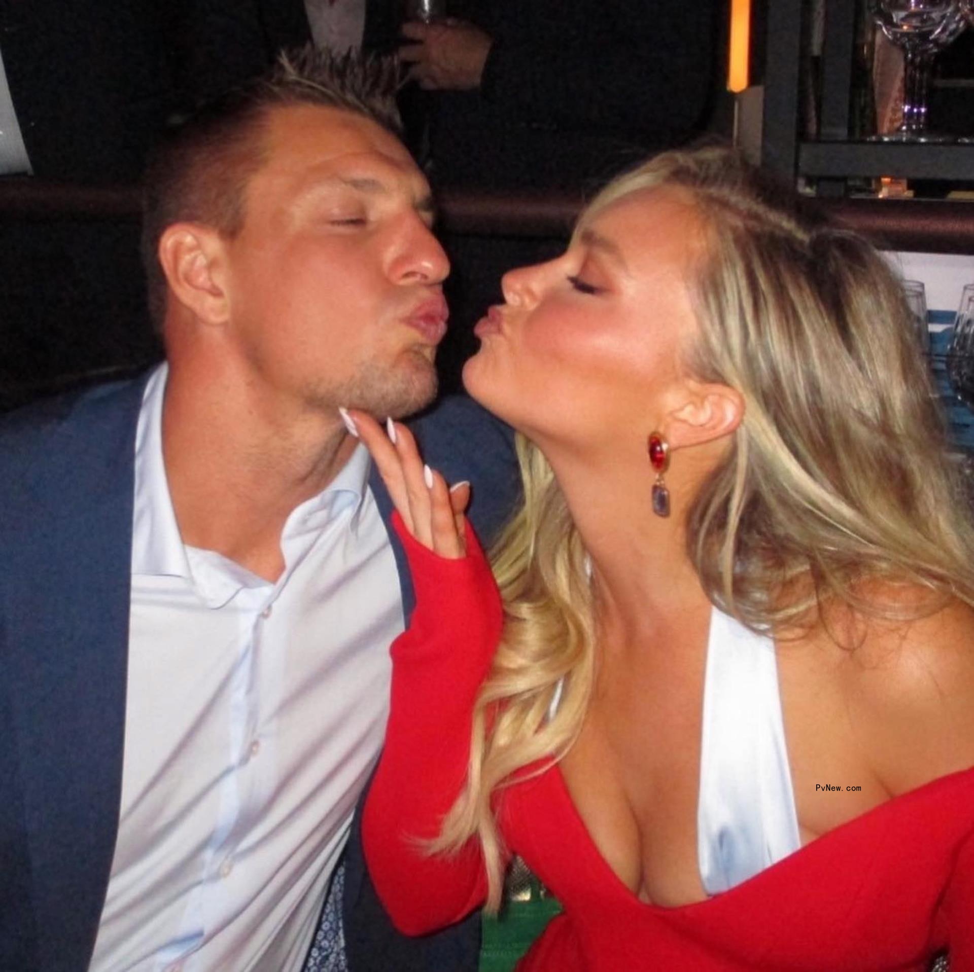 Camille Kostek Rob Gro<i></i>nkowski selfie