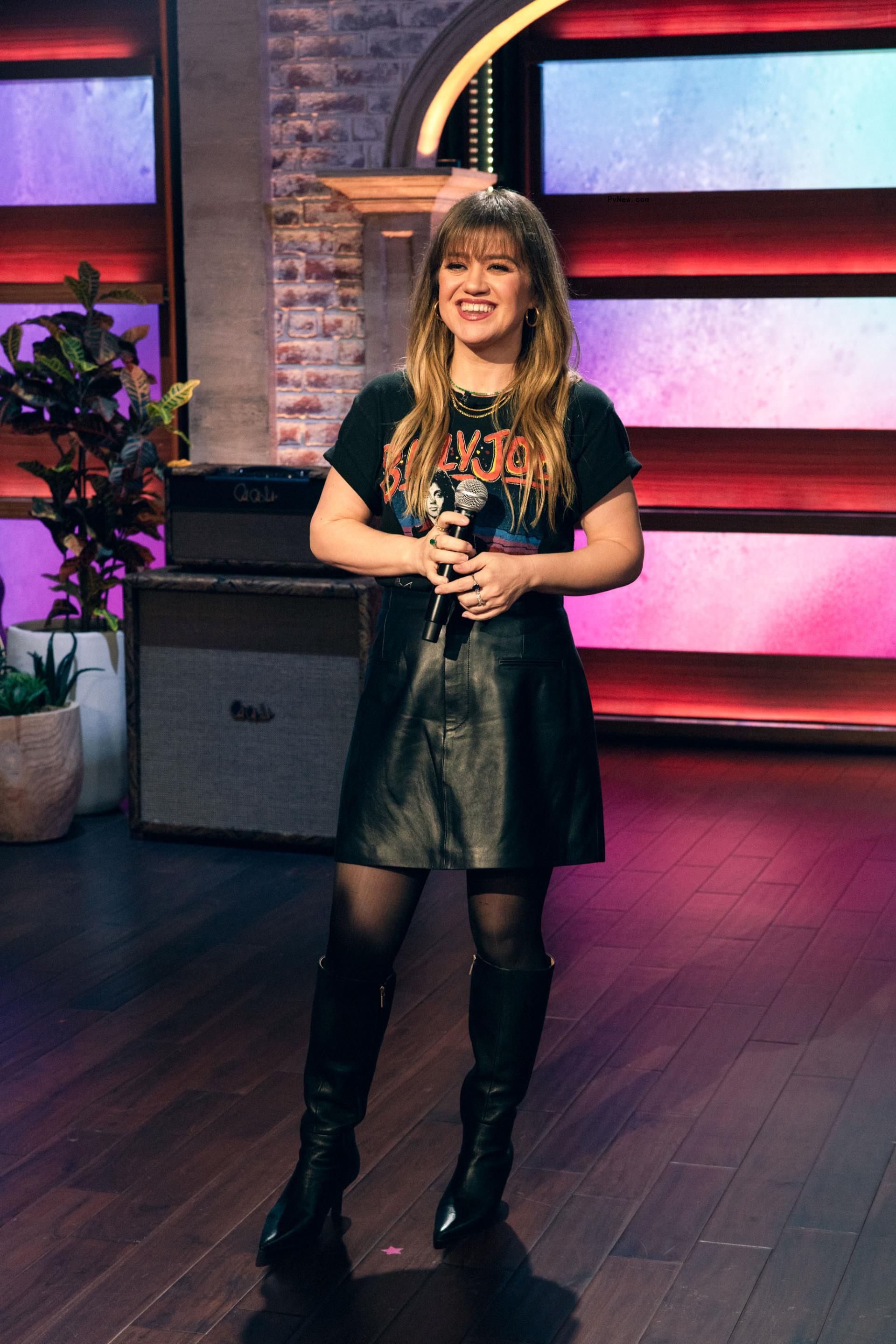 Kelly Clarkson on the Kelly Clarkson Show