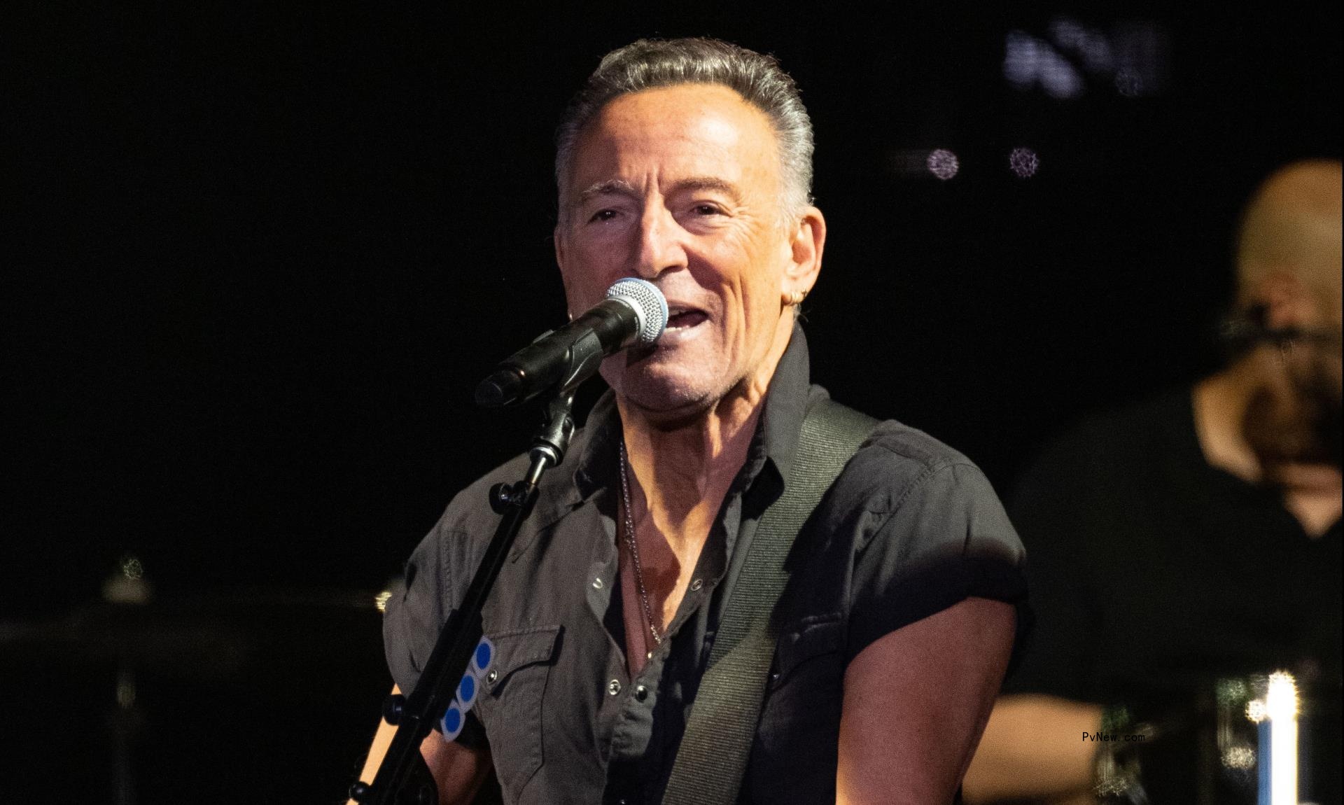Bruce Springsteen Postpo<i></i>nes Two More Shows Under ‘Doctor’s Direction’