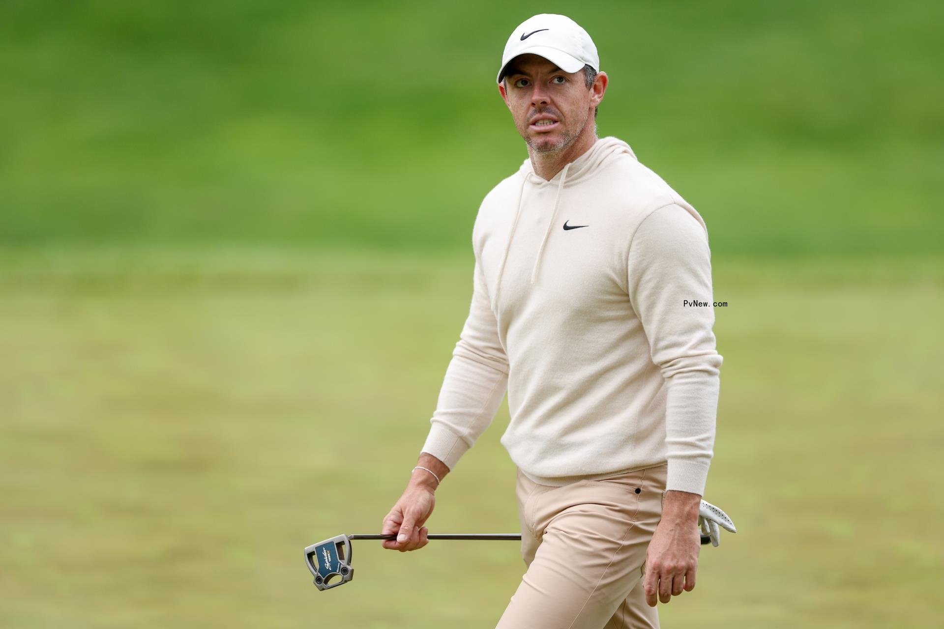 Rory McIlroy golfing.