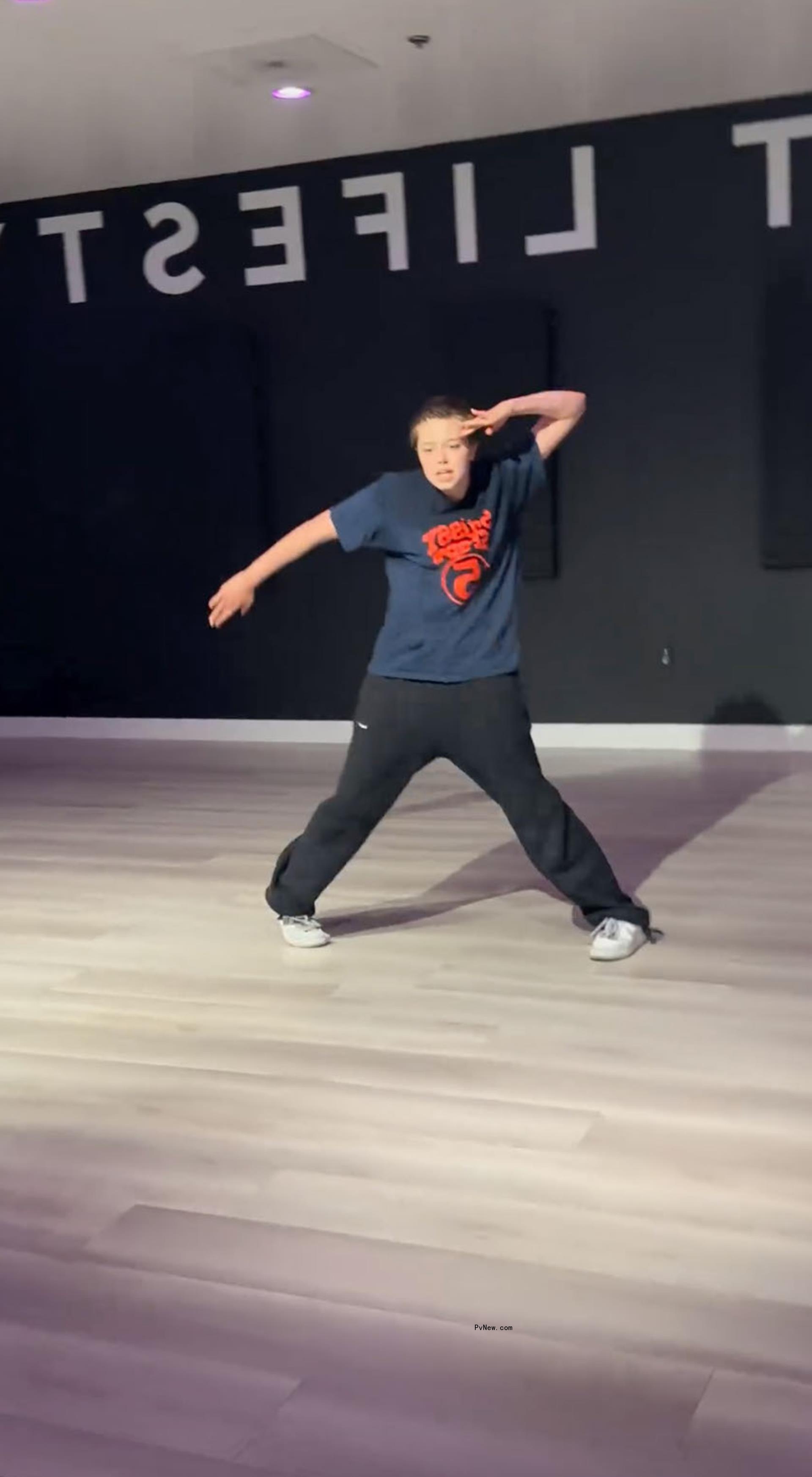 Shiloh Jolie-Pitt dancing.