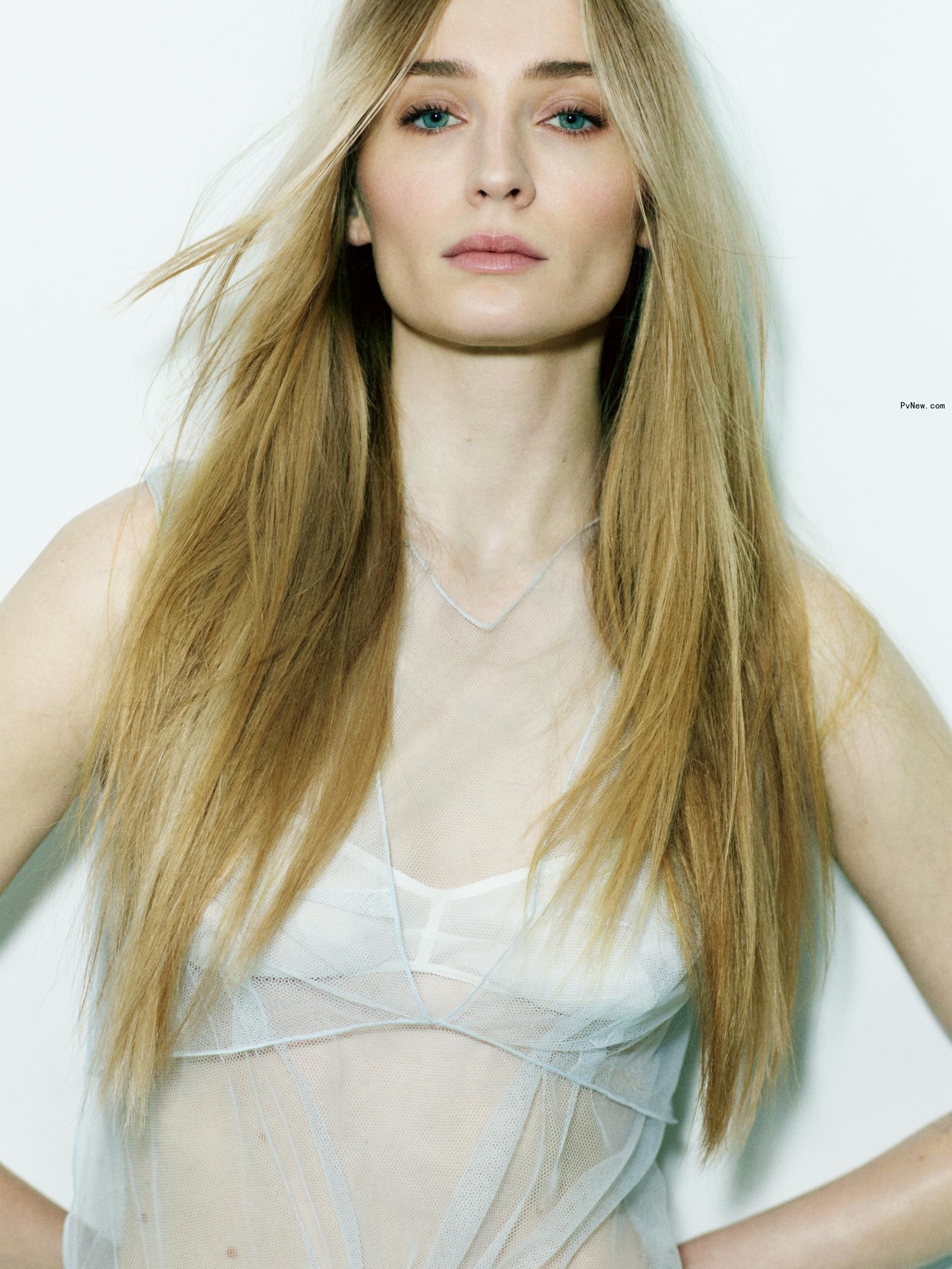 Sophie Turner for British Vogue.