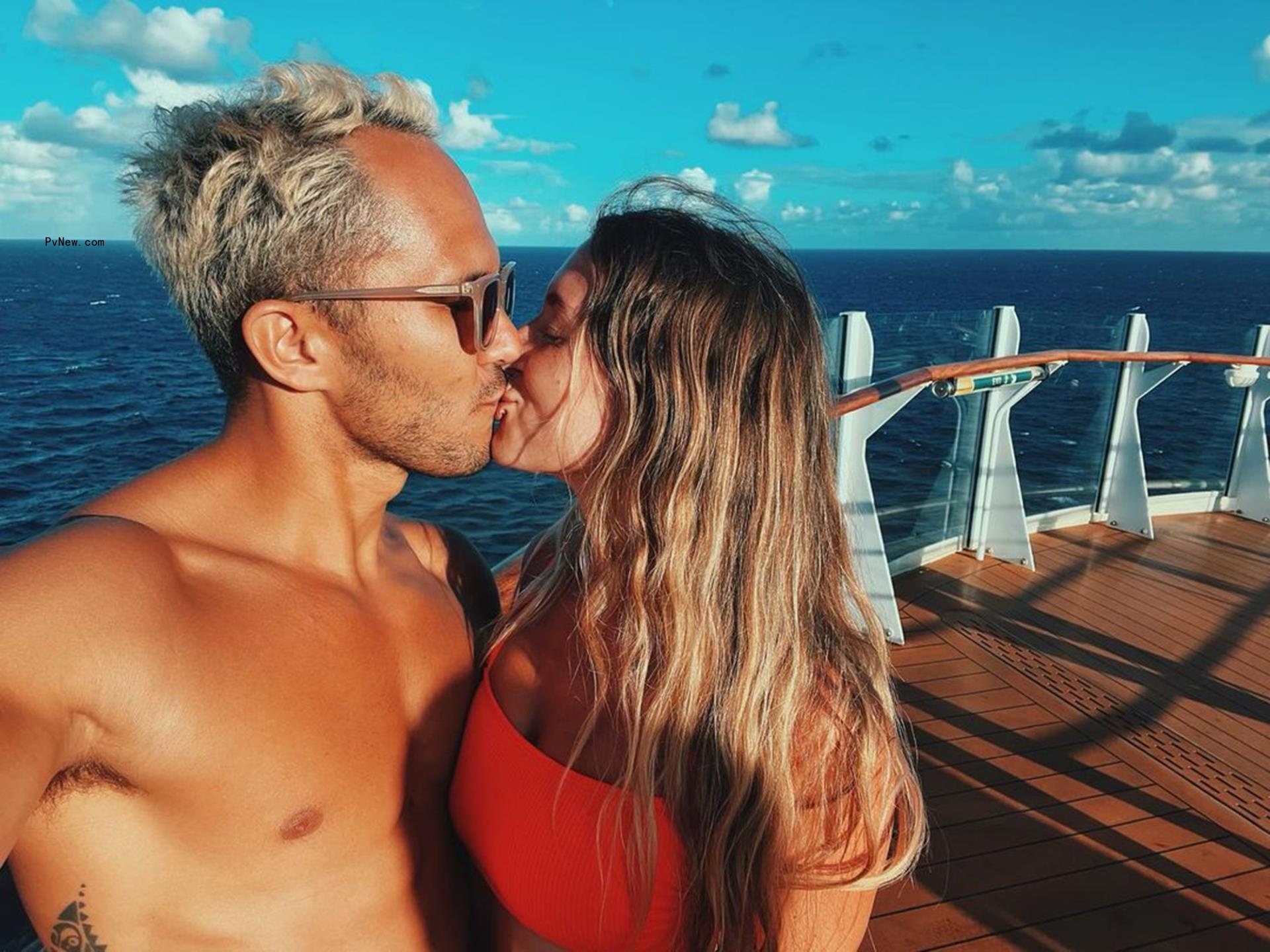 Alexa PenaVega and Carlos PenaVega