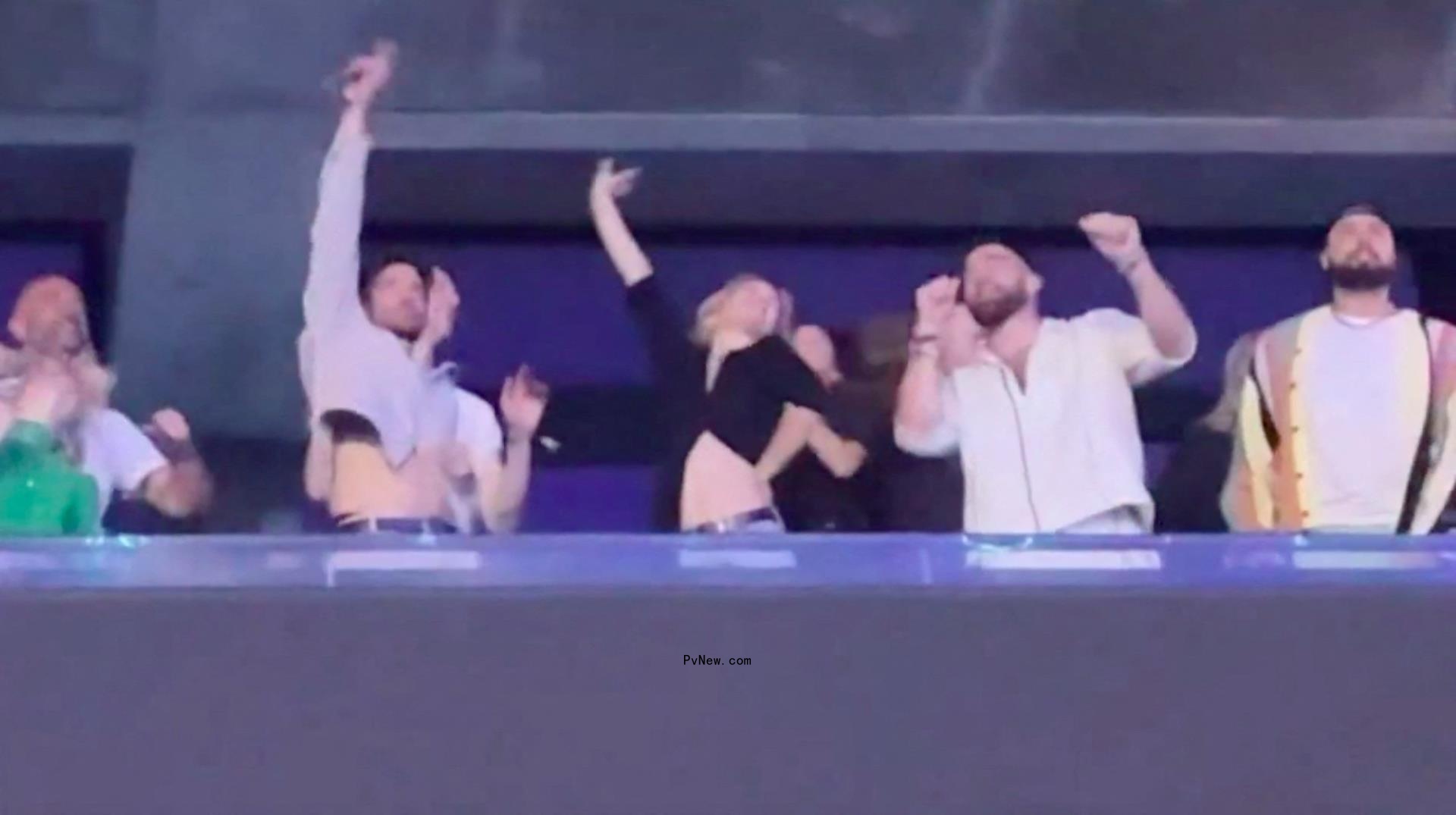Bradley Cooper, Giig Hadid and Travis Kelce