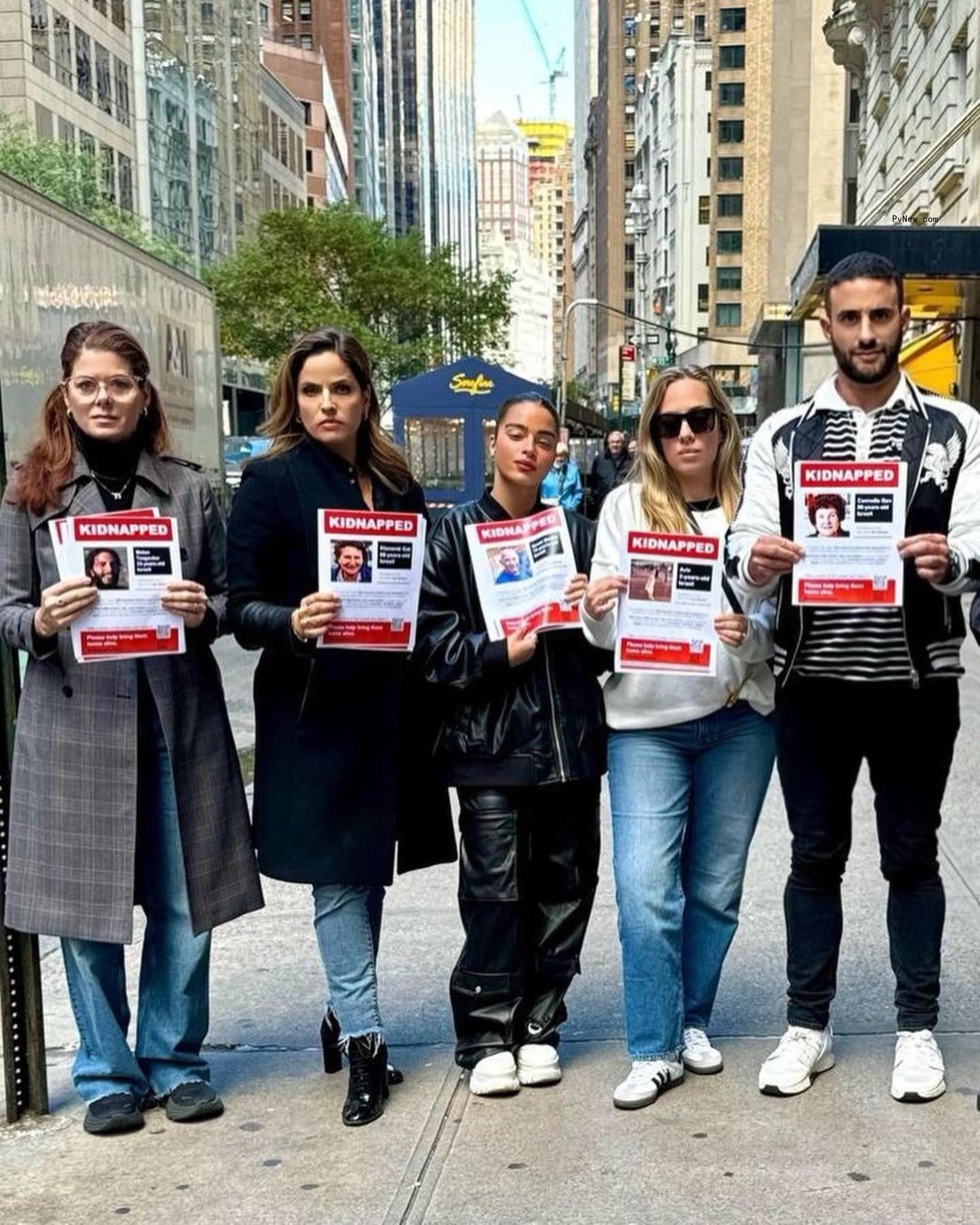 Debra Messing, Eliad Cohen and more activists raise awareness for Israeli hostages in NYC