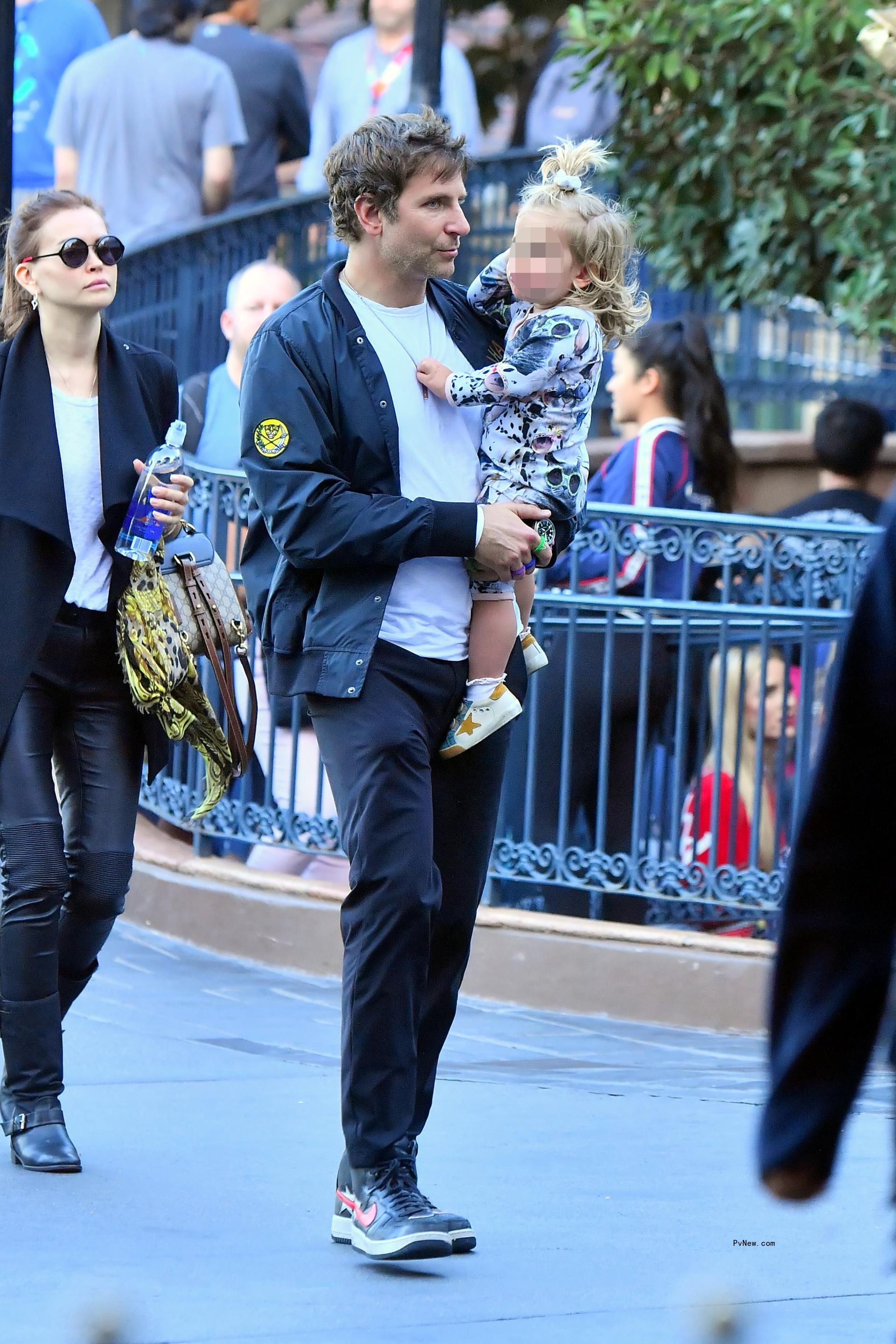 Bradley Cooper with his daughter