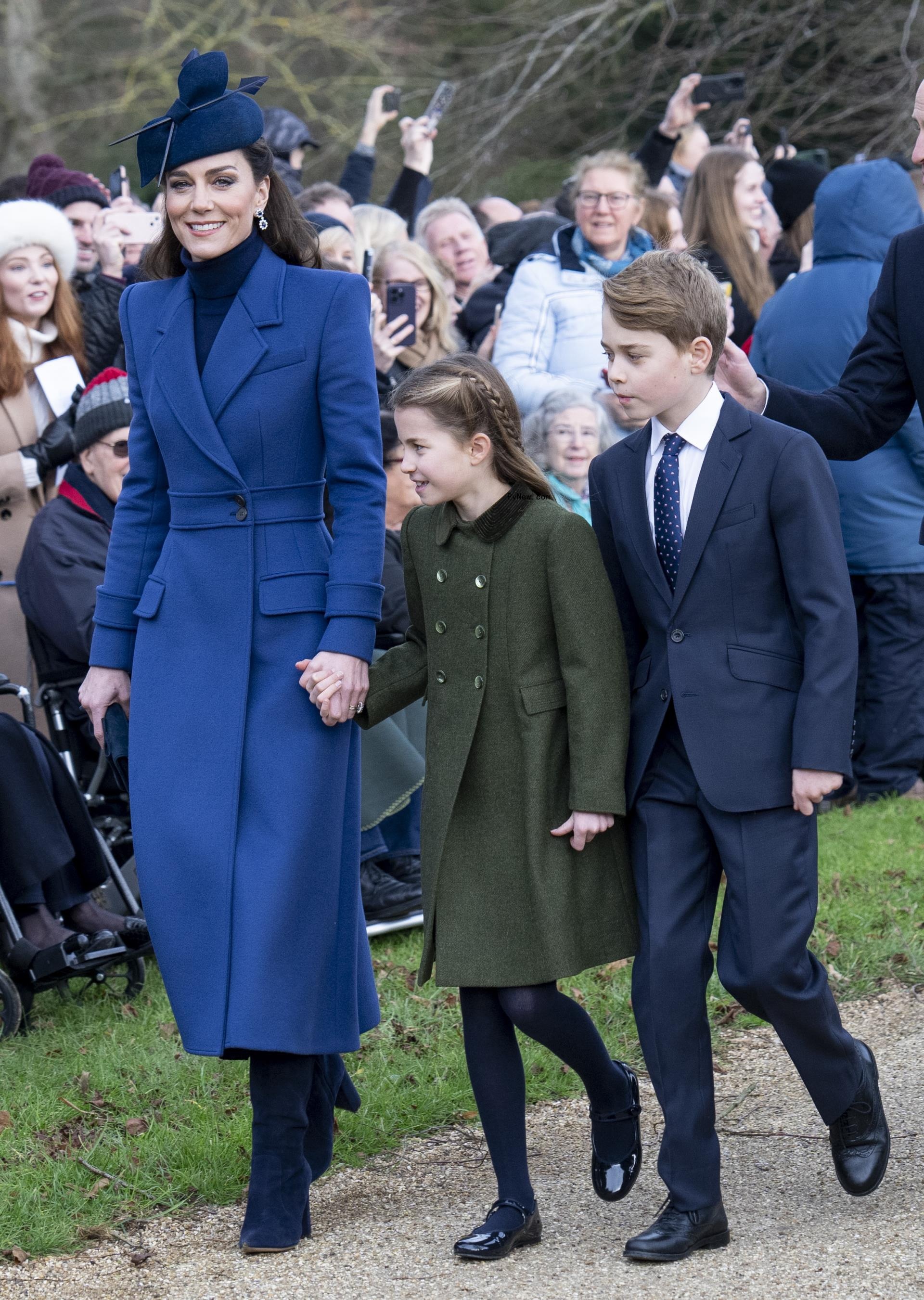 Kate Middleton with her kids