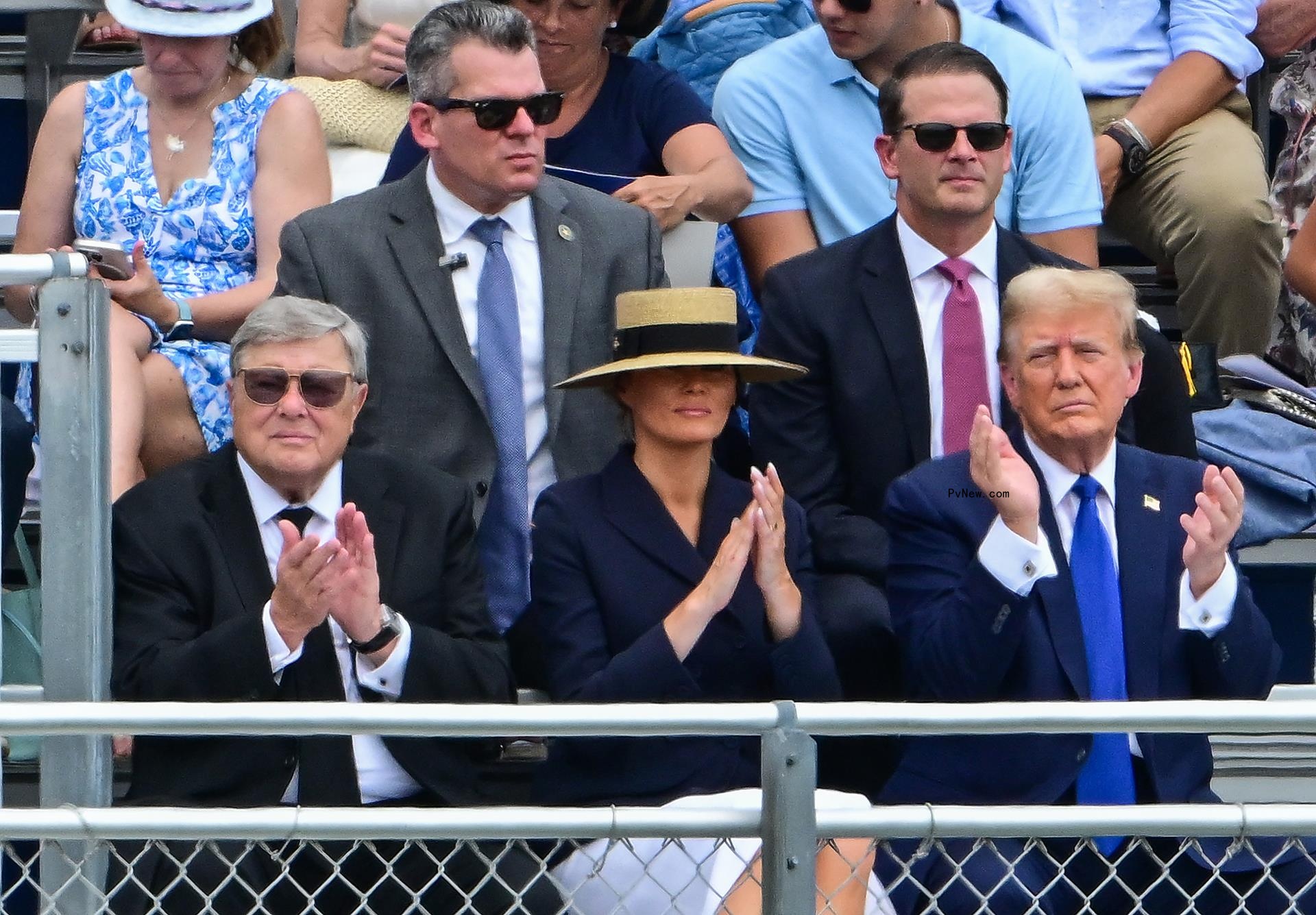 Viktor Knavs, Melania Trump, Do<i></i>nald Trump
