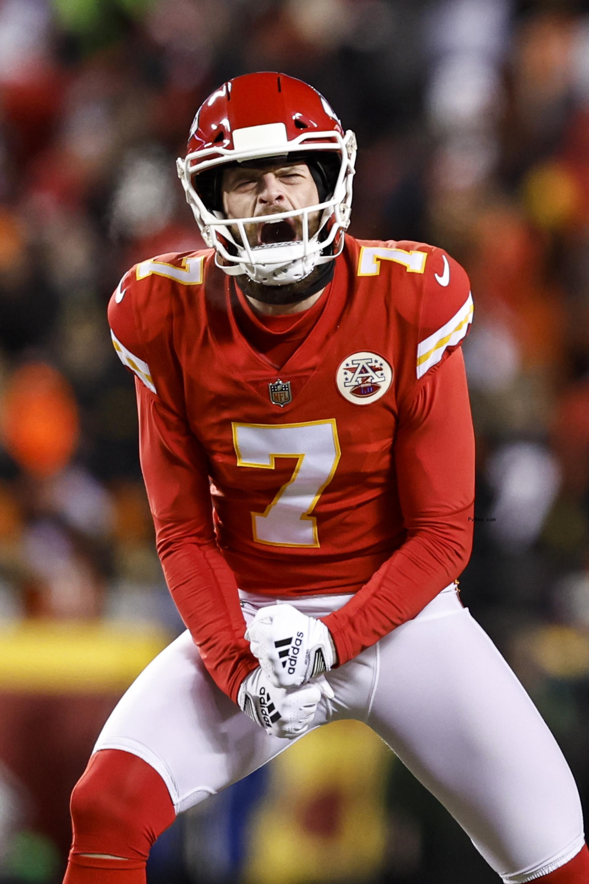 Harrison Butker playing football.